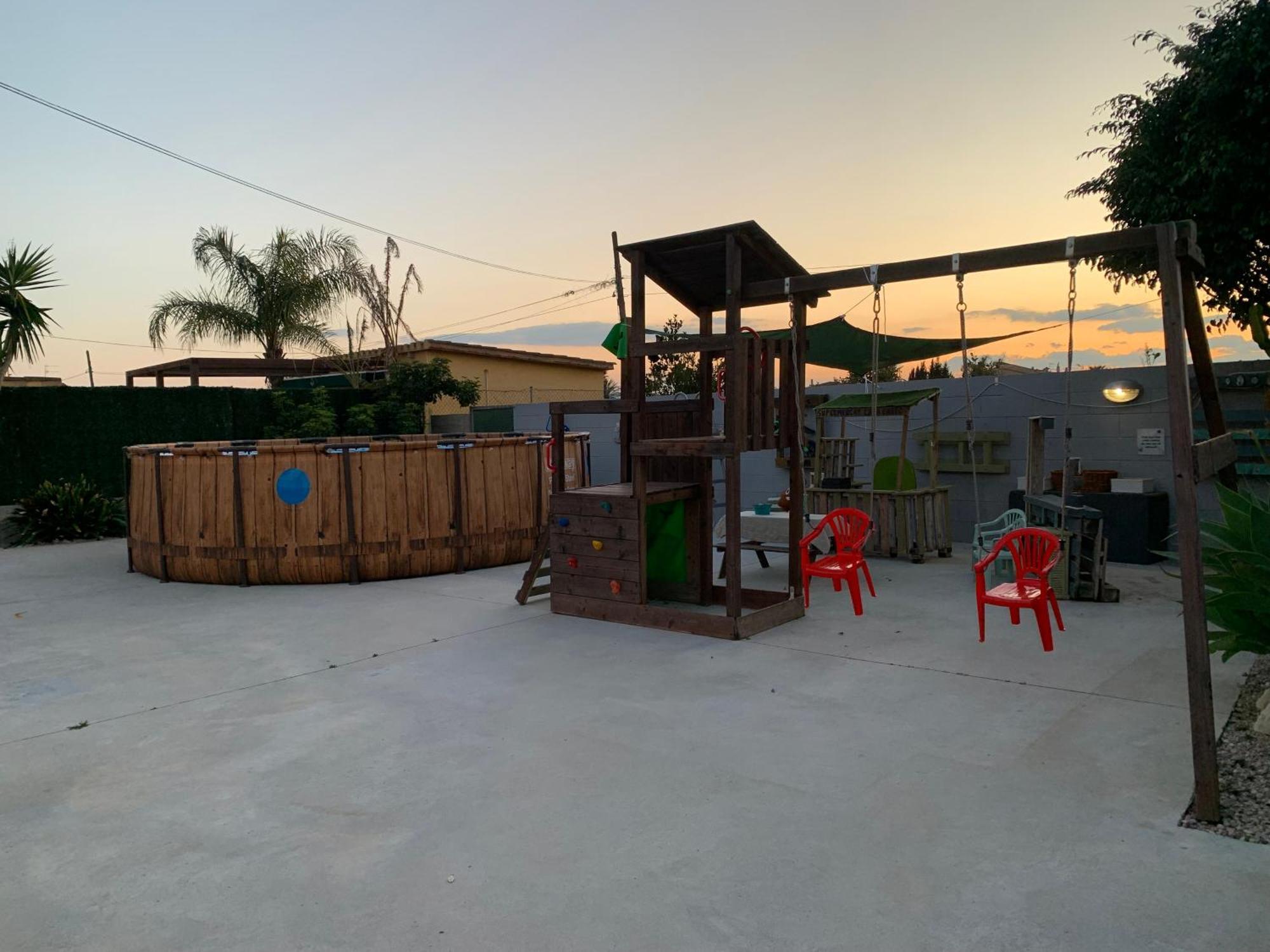 Casa rural Casa Enric , Con Zona Infantil, Piscina Y Parking Privado *