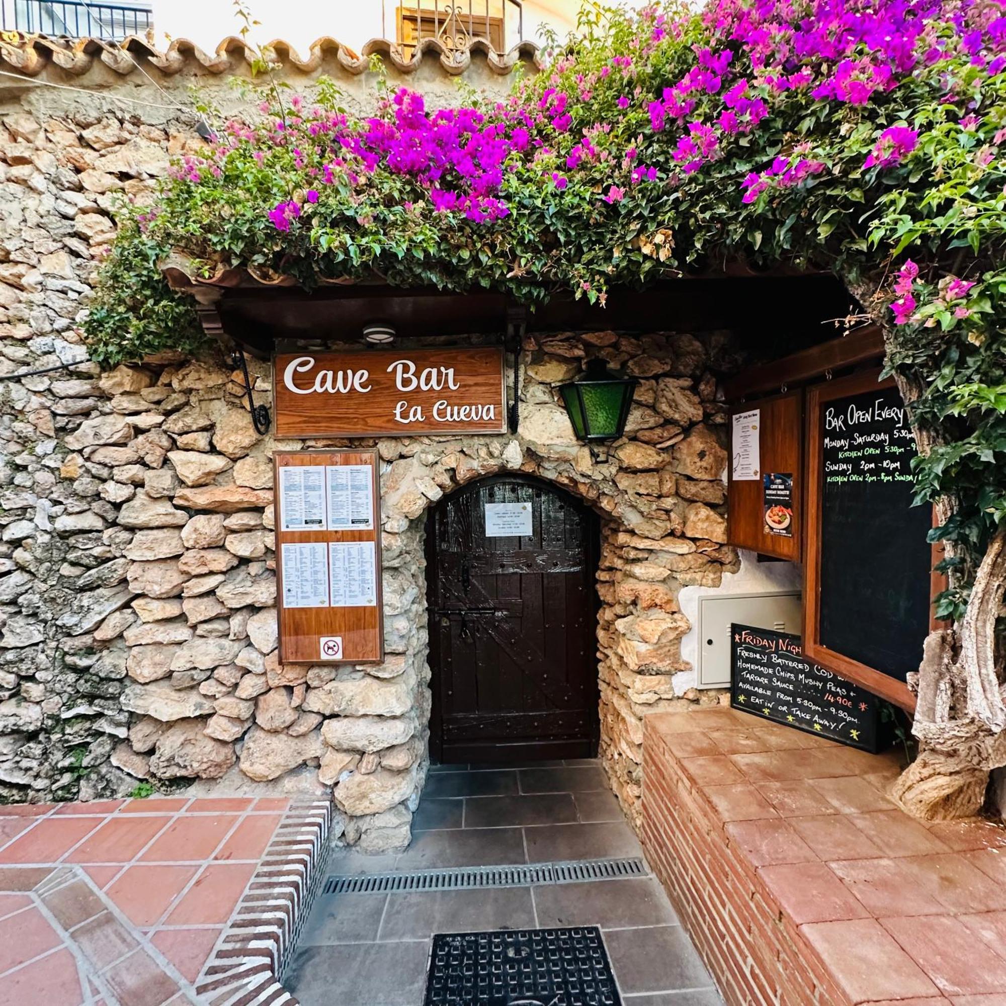 Apartamento Right By The Pool Area In Capistrano Village! Nerja