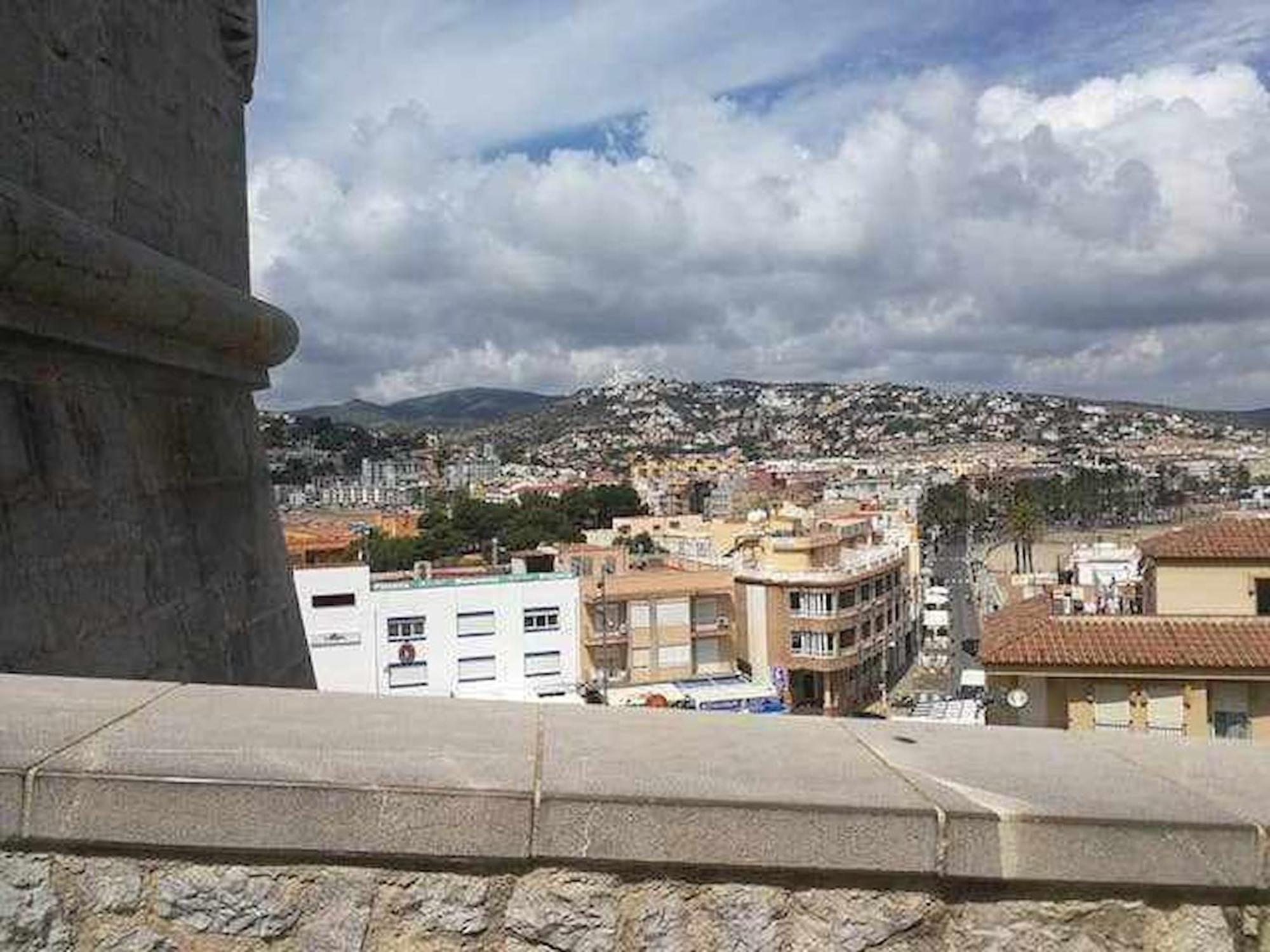 A H Castillo * Peniscola