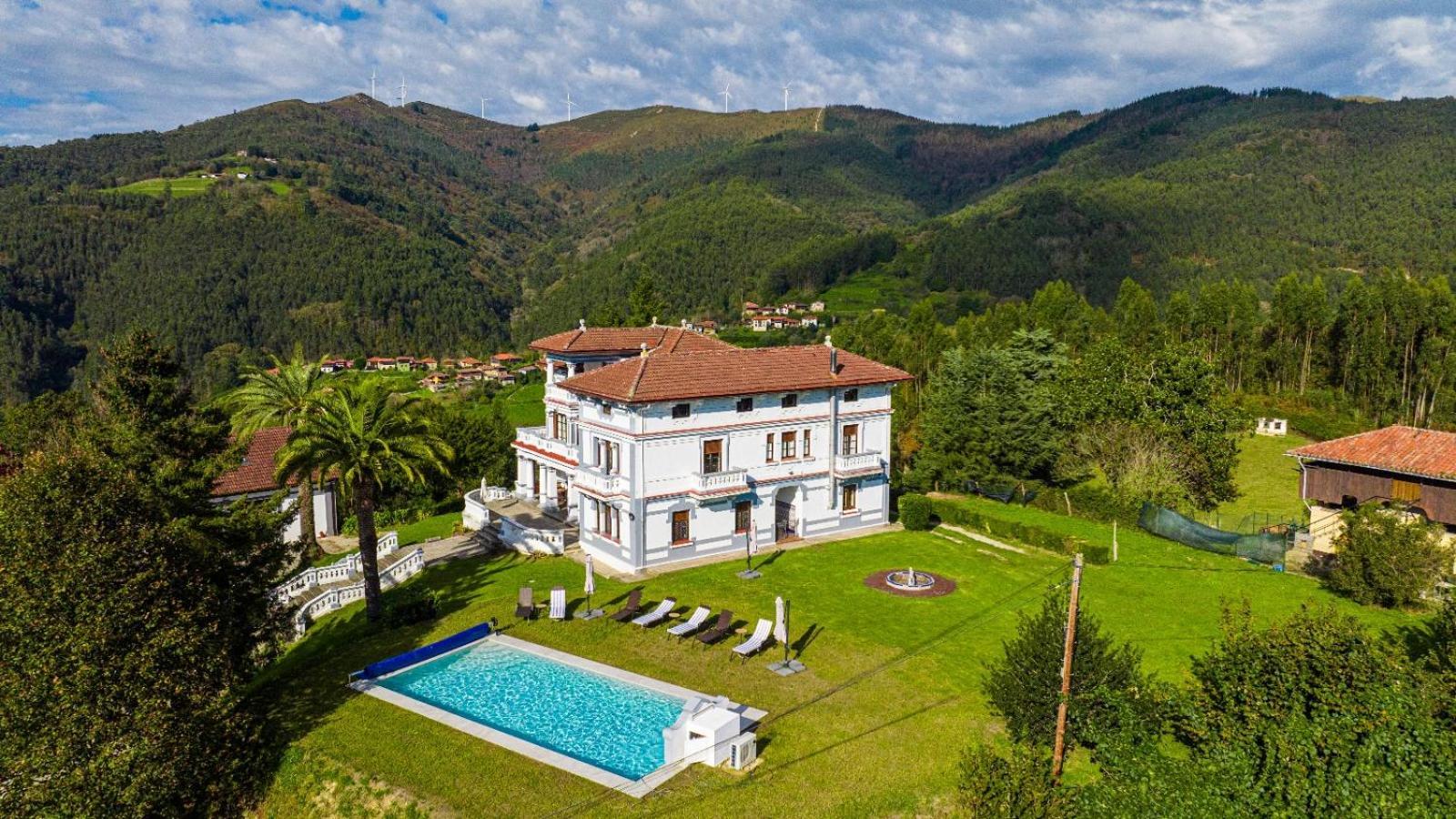 Con Piscina Alicia La Perla Indiana Villa *