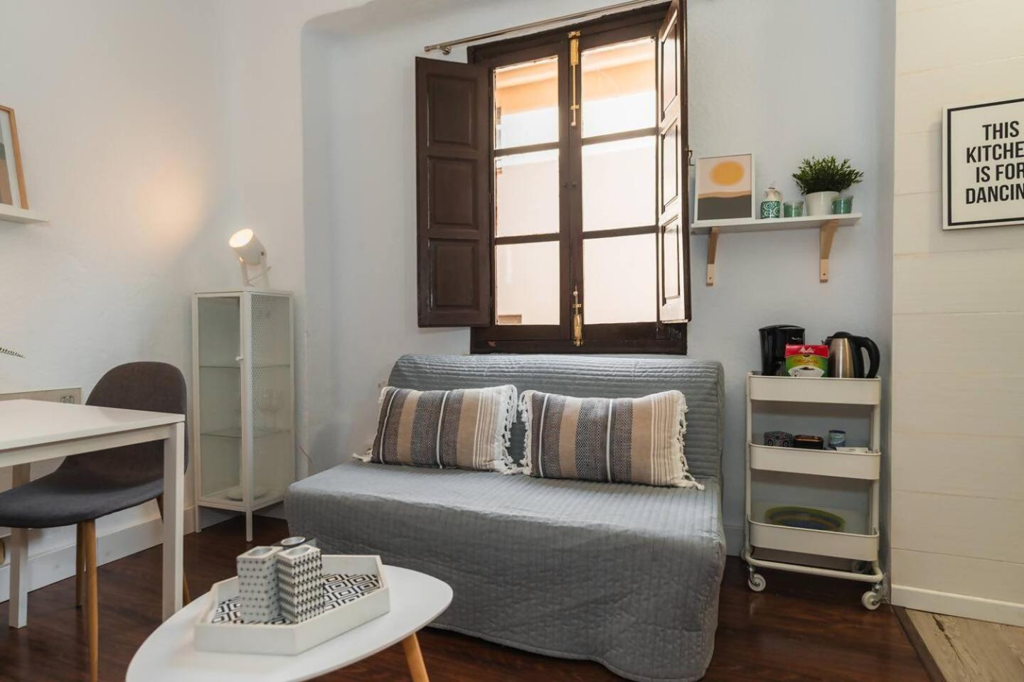 Casa De Tendillas En Apartamento *
