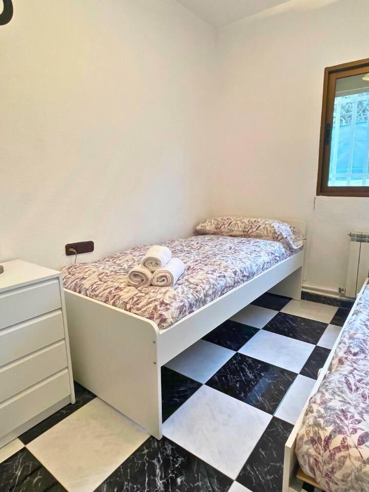 Casa Con Jardin En Ogíjares