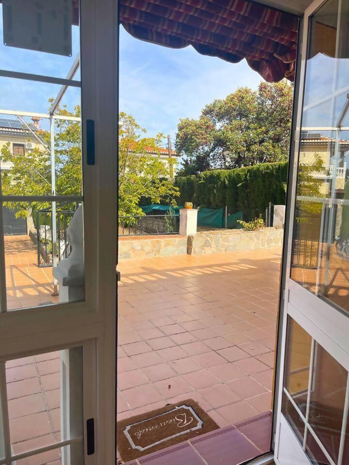 Сasa de vacaciones Casa Con Jardin En