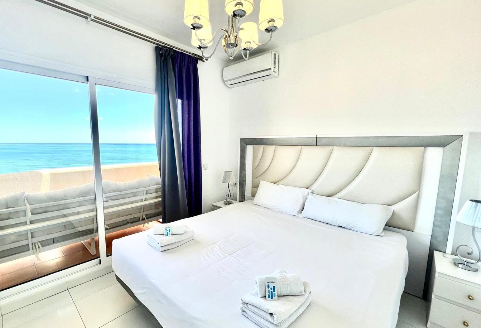Large Deluxe Front Sea View Benalbeach * Benalmádena