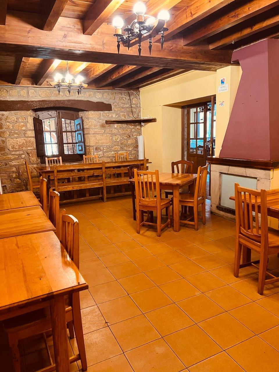 Pinares - La Casona De Revenga Hostal