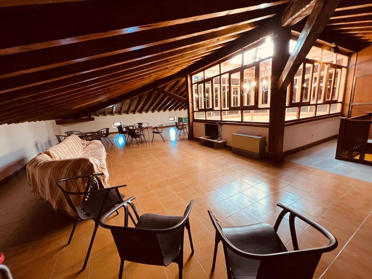 Hostal Pinares - La Casona De Revenga Regumiel de la Sierra