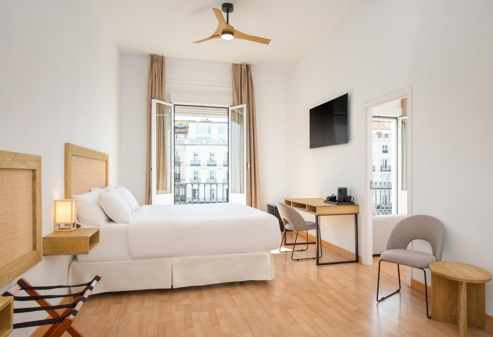 Hostel Luthia Puerta Del Sol Madrid