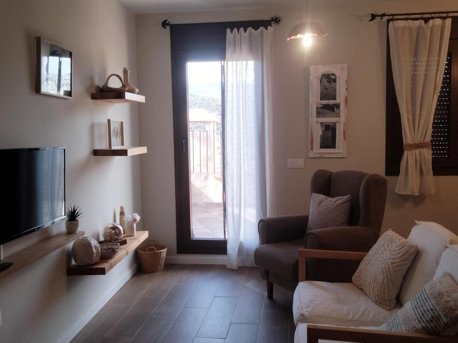 Apartment Casa Cantara, 1-patio 2-moreria 3-atico Tronchon