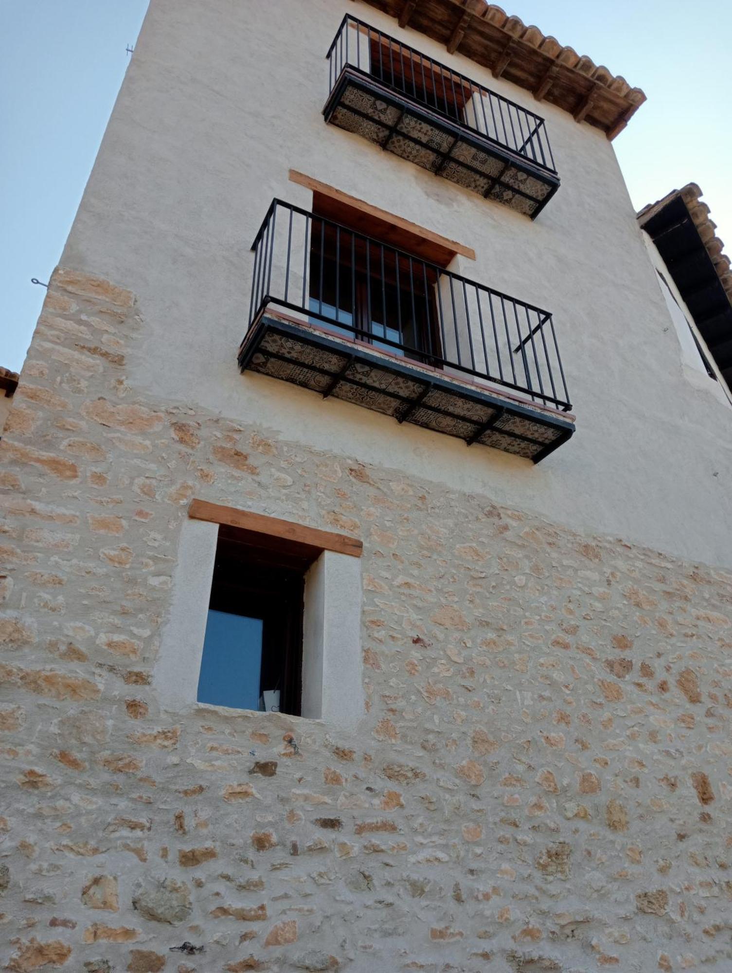 Apartment Casa Cantara, 1-patio 2-moreria 3-atico Tronchon