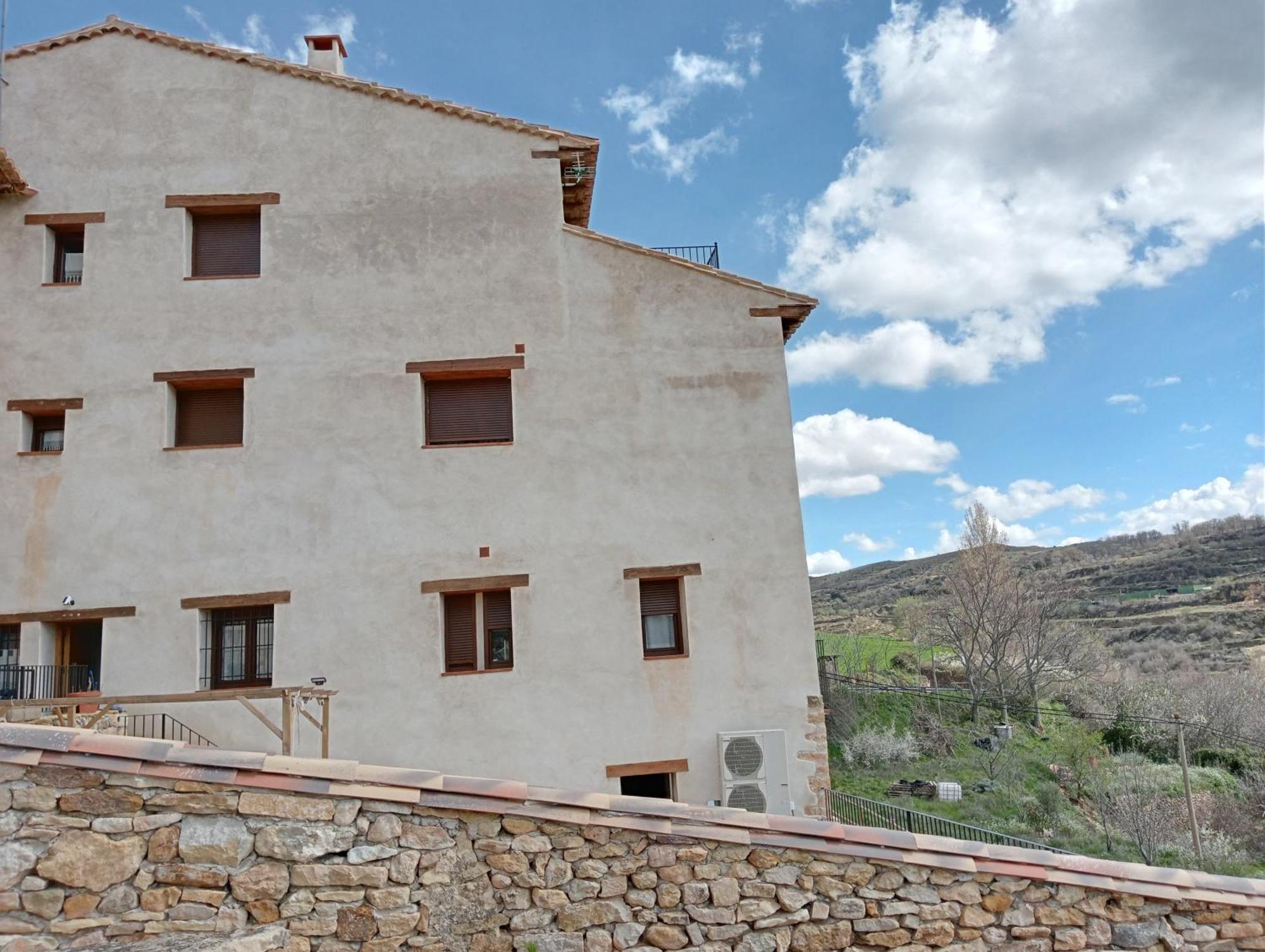 Casa Cantara, 1-patio 2-moreria 3-atico * Tronchon