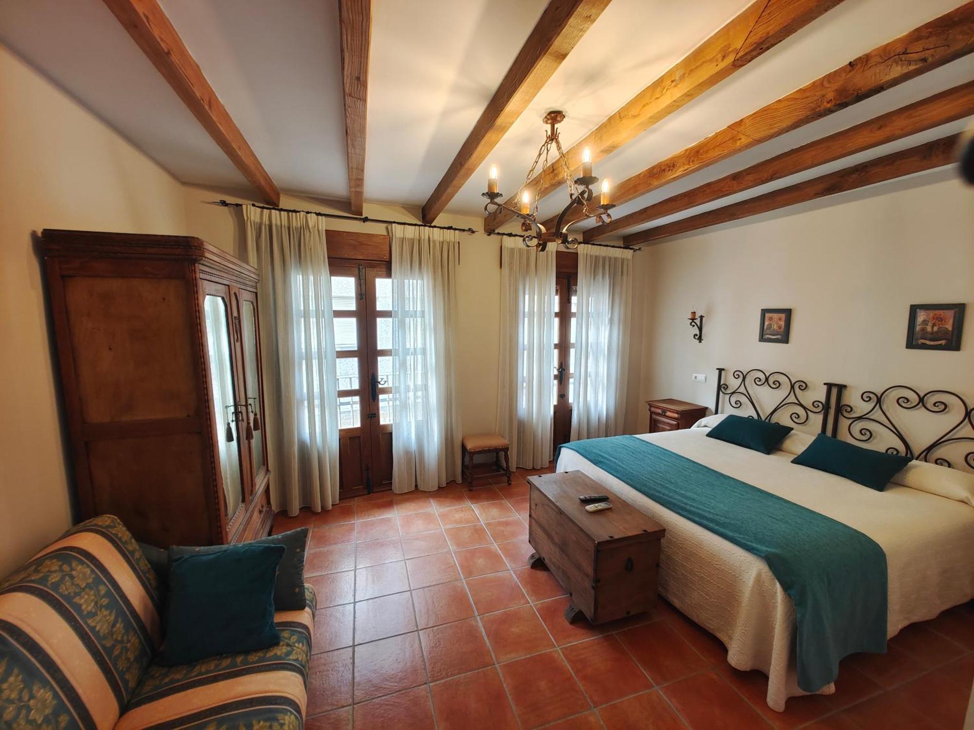 La De Bayuela Pensión 3*