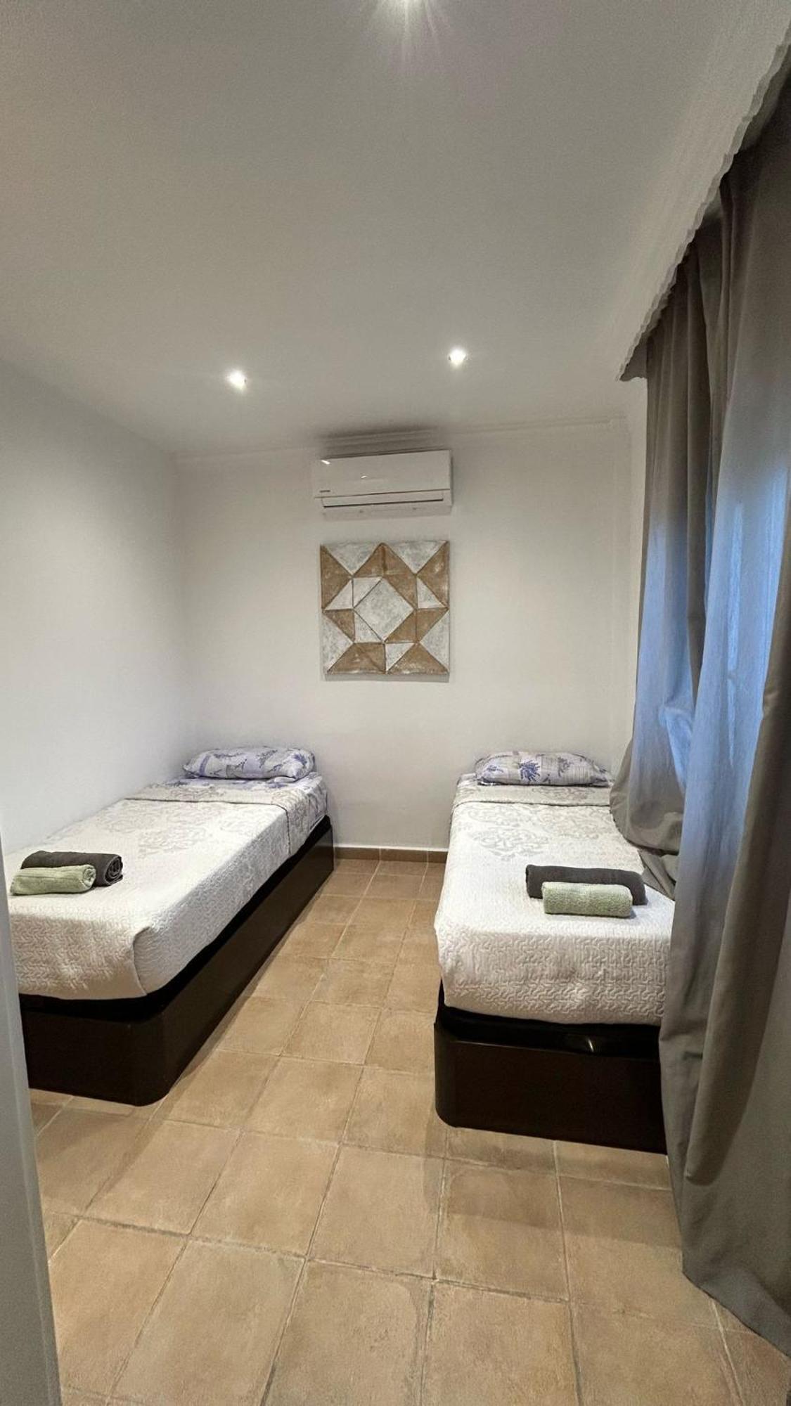 Dream With Heated Swimming Pool, Jacuzzi, Waterfall, Heating Is Extra Villa Benalmadena