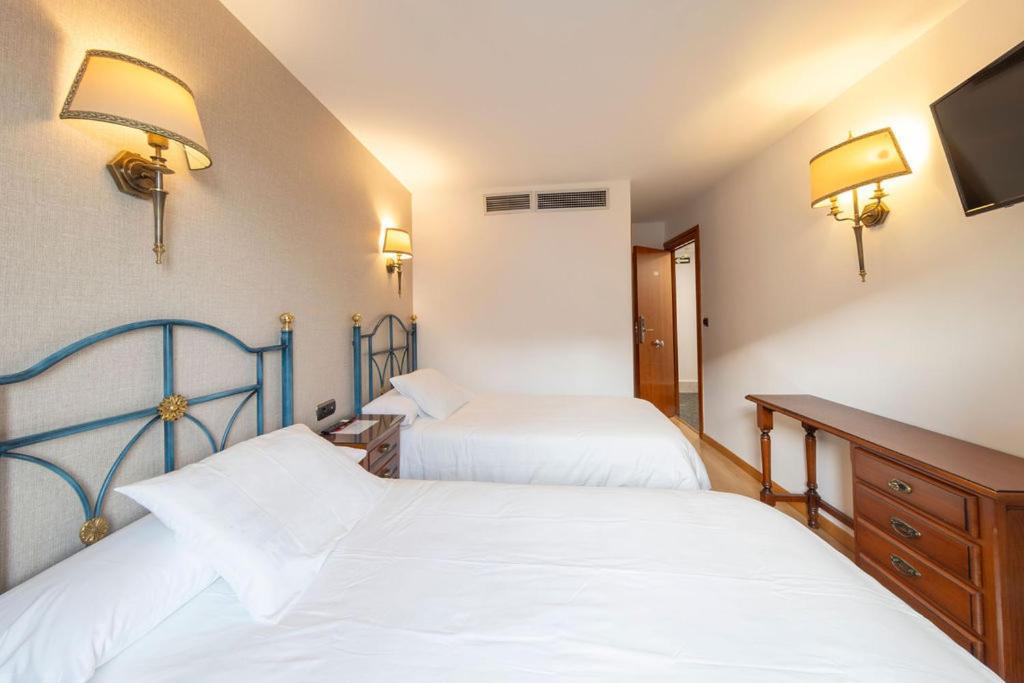 Sin Recep24h Puerta De La - Pet Friendly & Restaurante Almazán