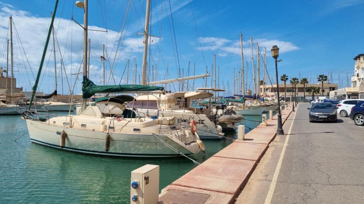 Apartamento Lovley 2 Bed With A Sea View ! *