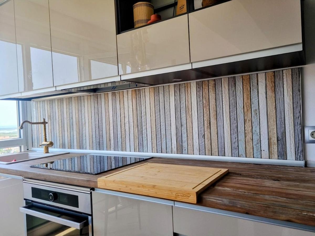 Lovley 2 Bed With A Sea View ! Apartamento