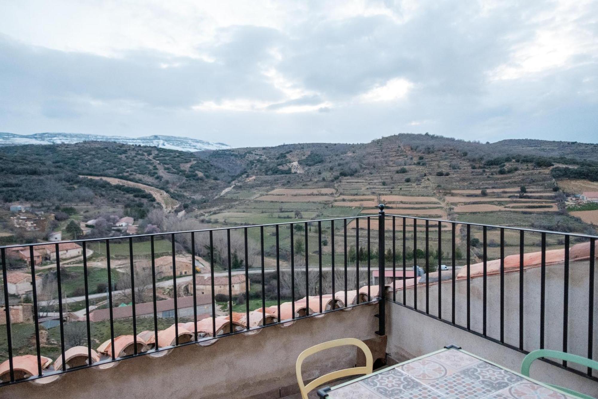 Casa Cantara, 1-patio 2-moreria 3-atico * Tronchon