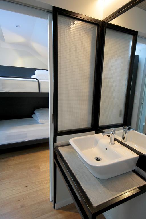 H Complutum Hostal