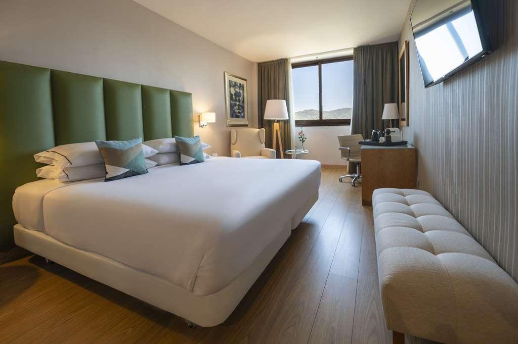 Hotel Hesperia Barcelona Sant Just 4*
