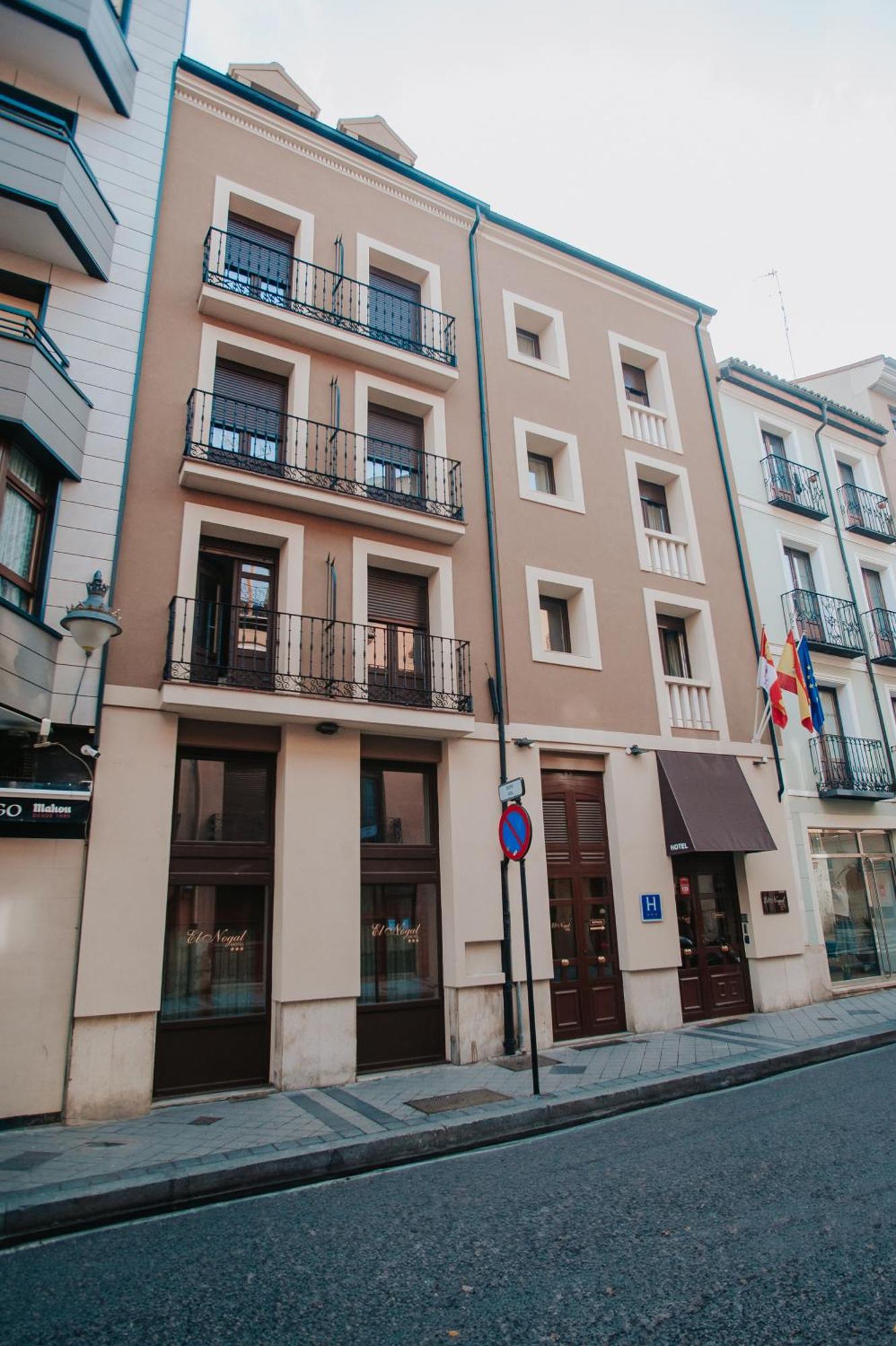 Hotel El Nogal
