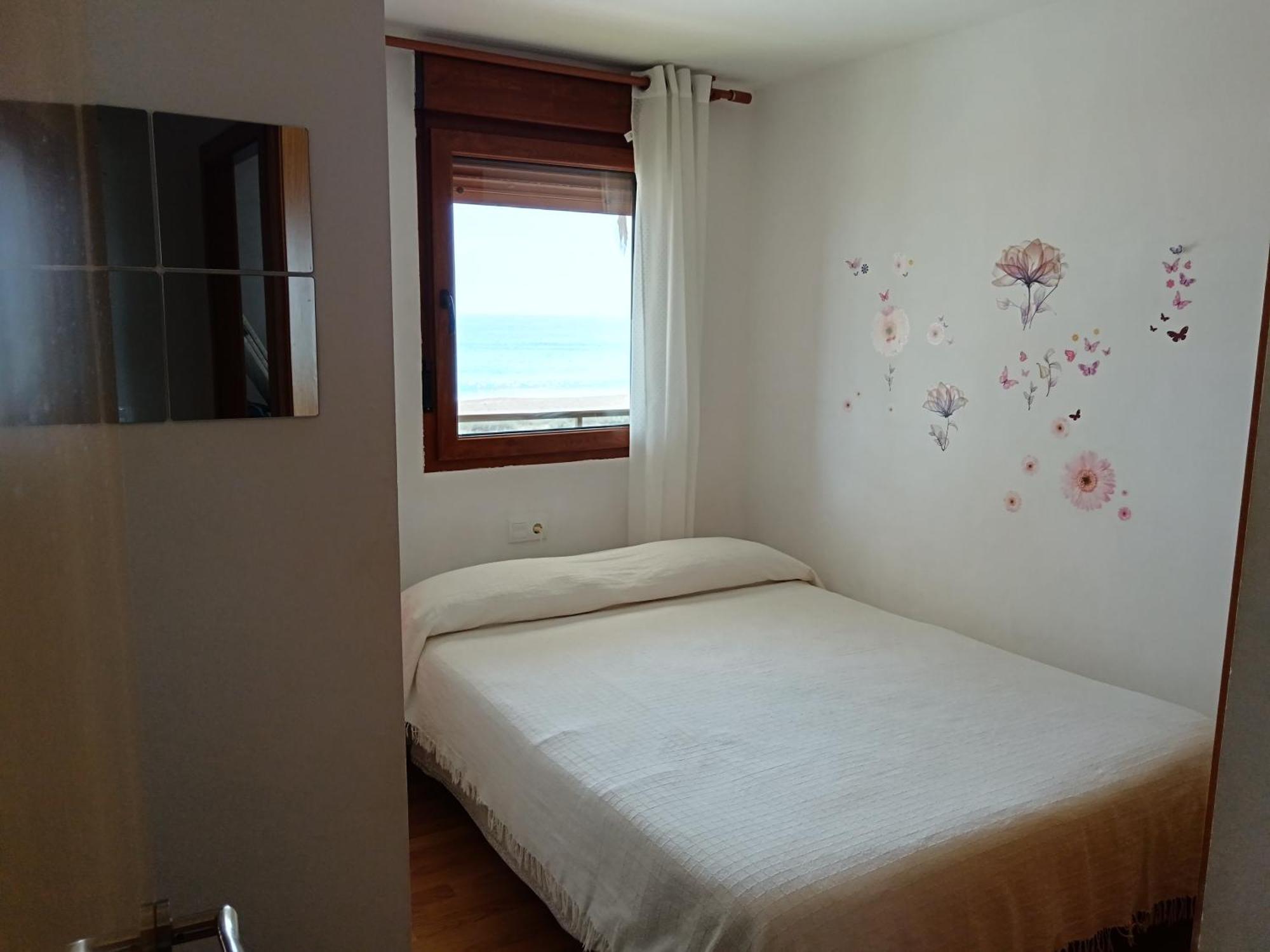 Apartamento En Primera Línea De Playa, Ada Benedicto Xiii, *