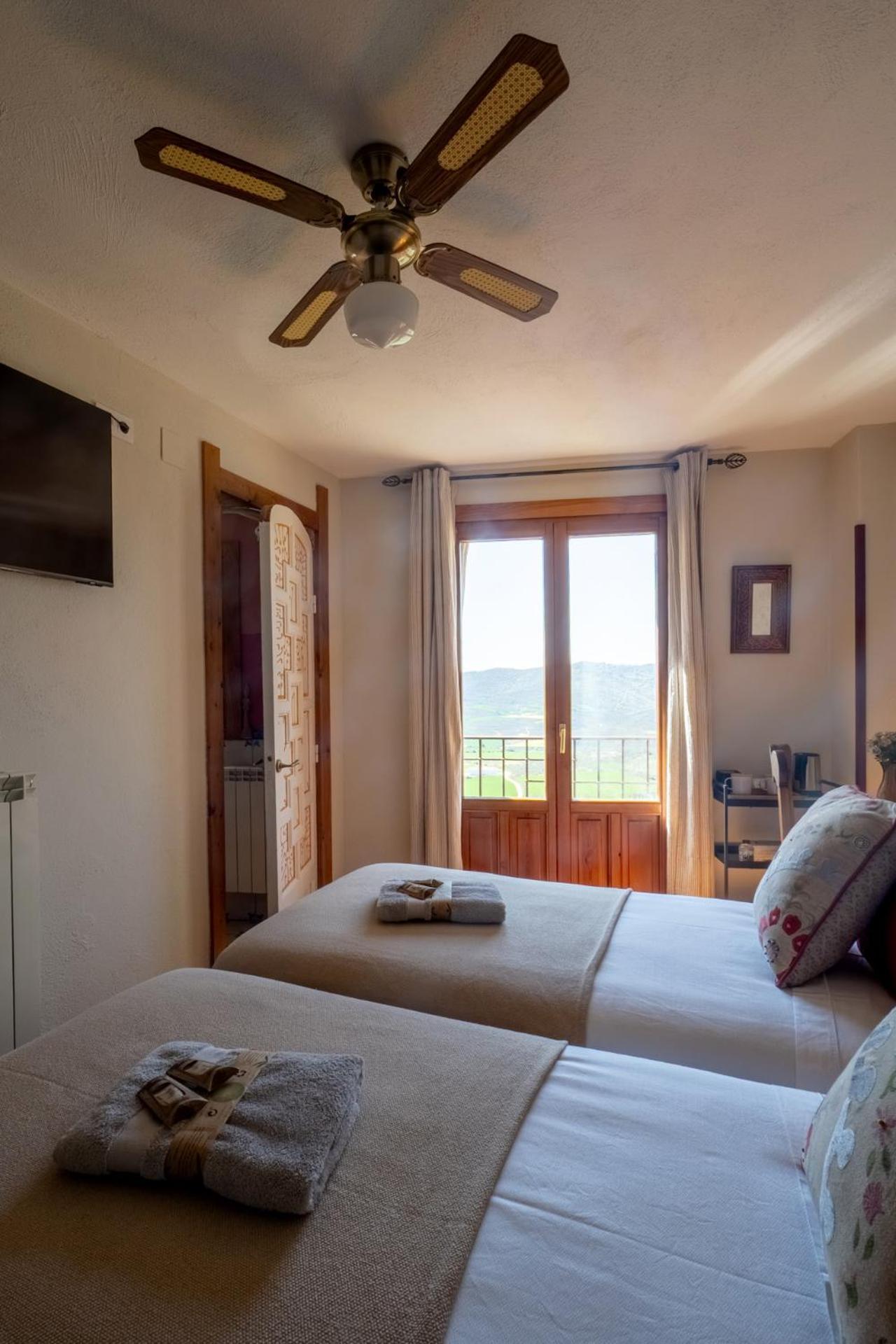 De Peregrinos En - Casa Maralotx Camino De Santiago Hostal Cirauqui