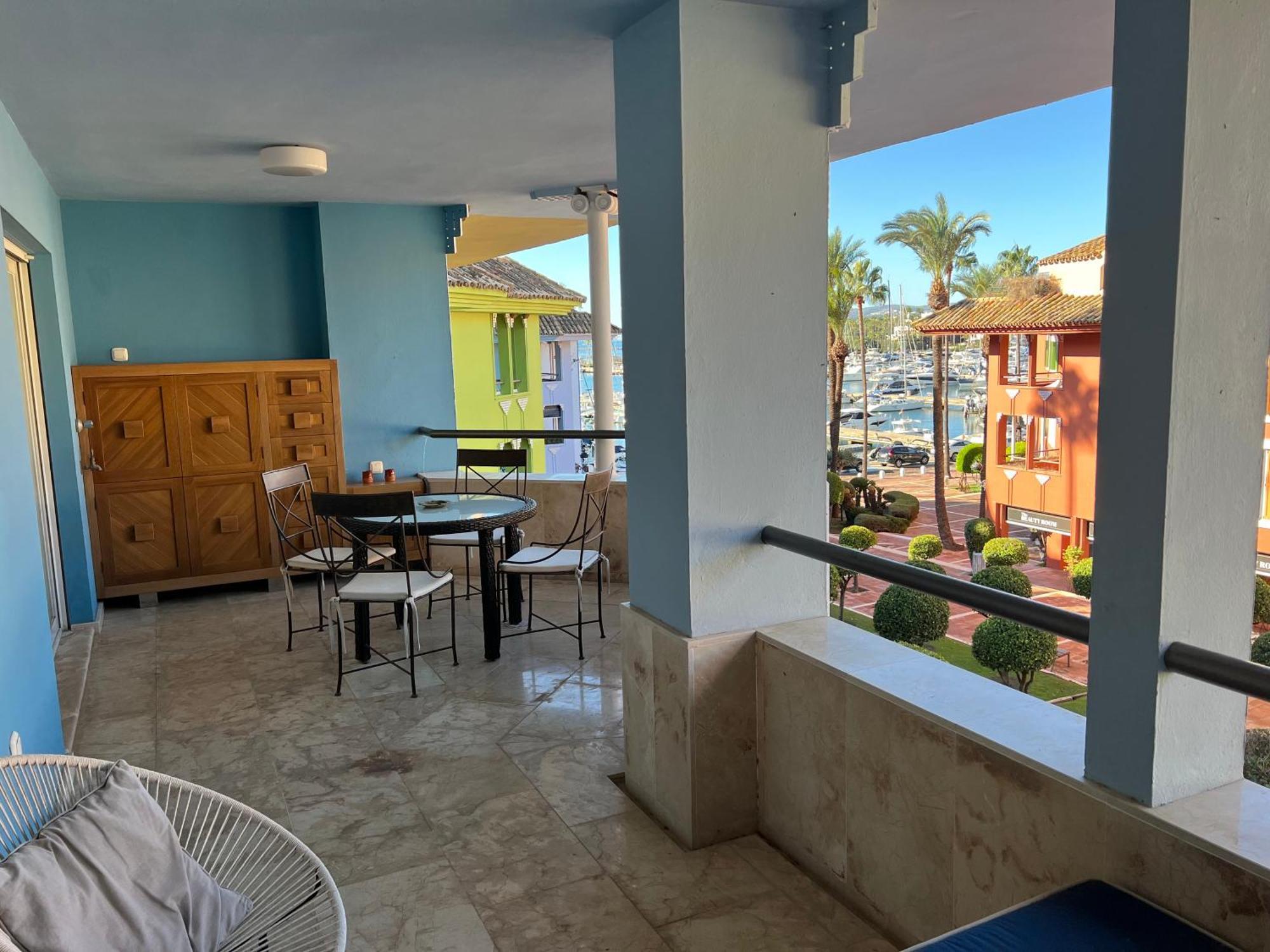 Puerto Marina Apartment