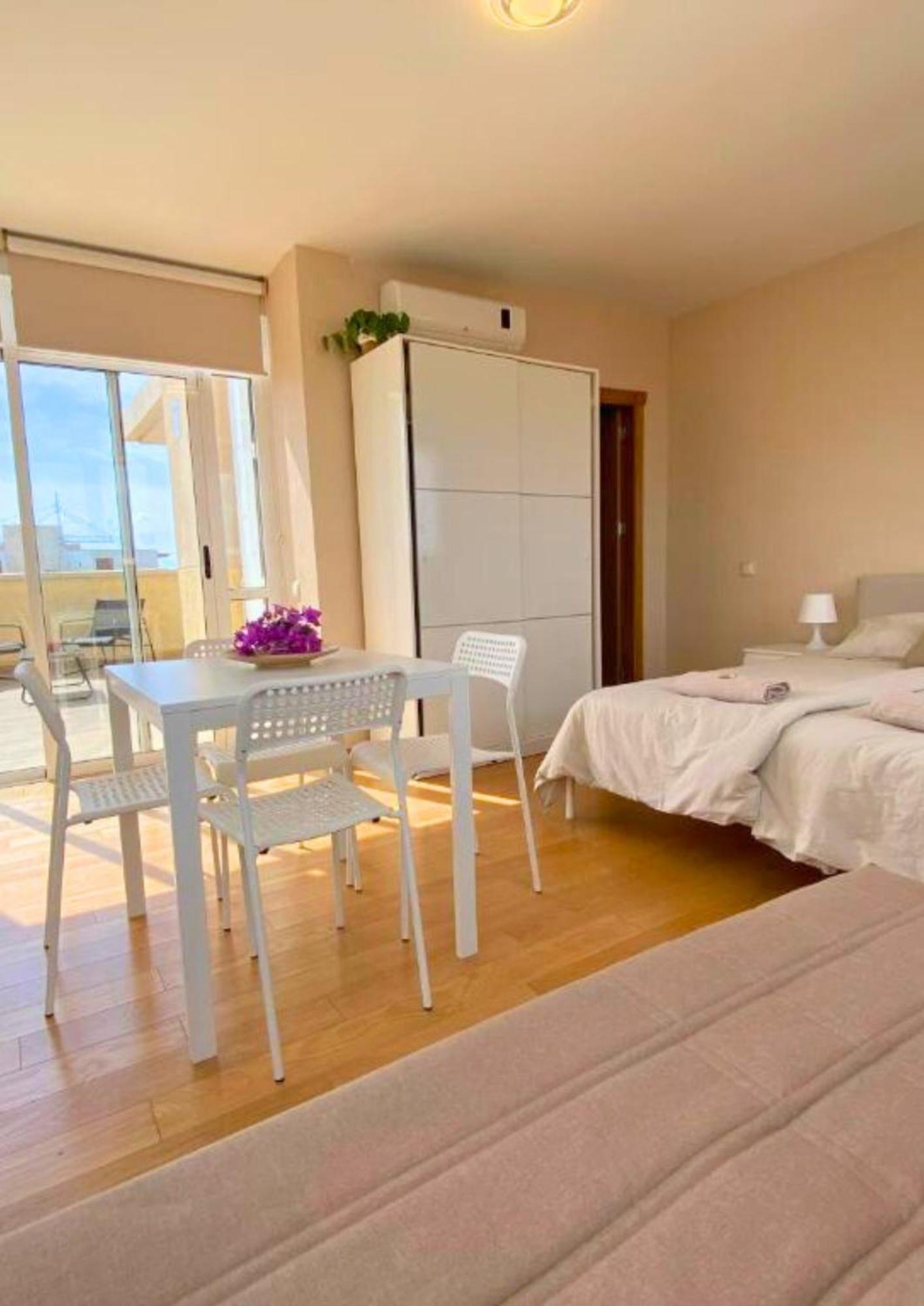 Modern Flat Close To Apartment *