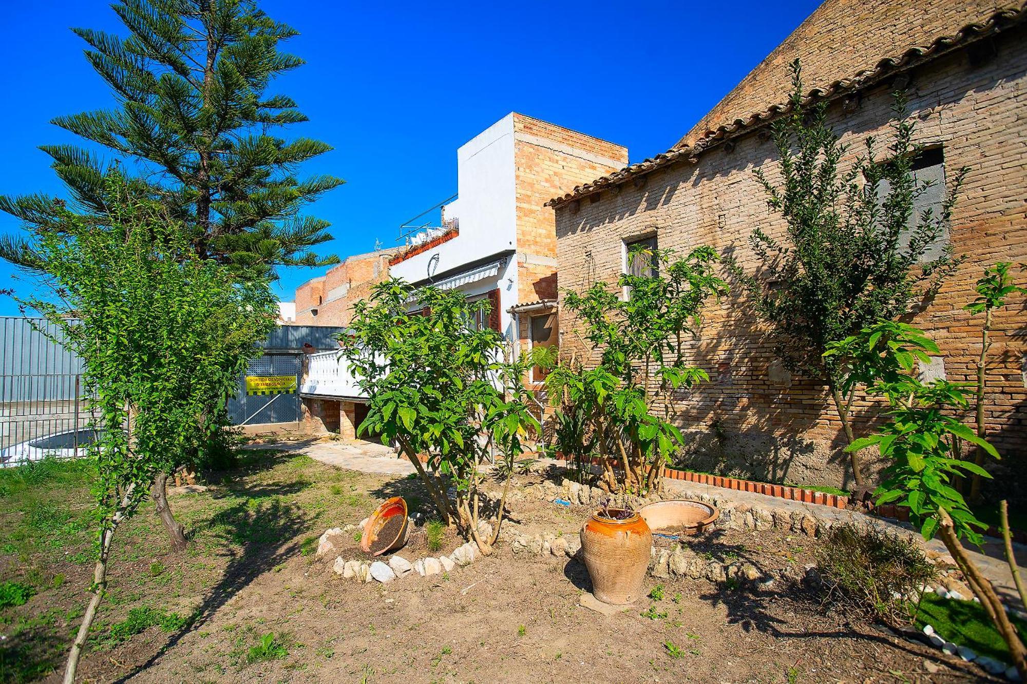 Lo Jardi De Guest house *