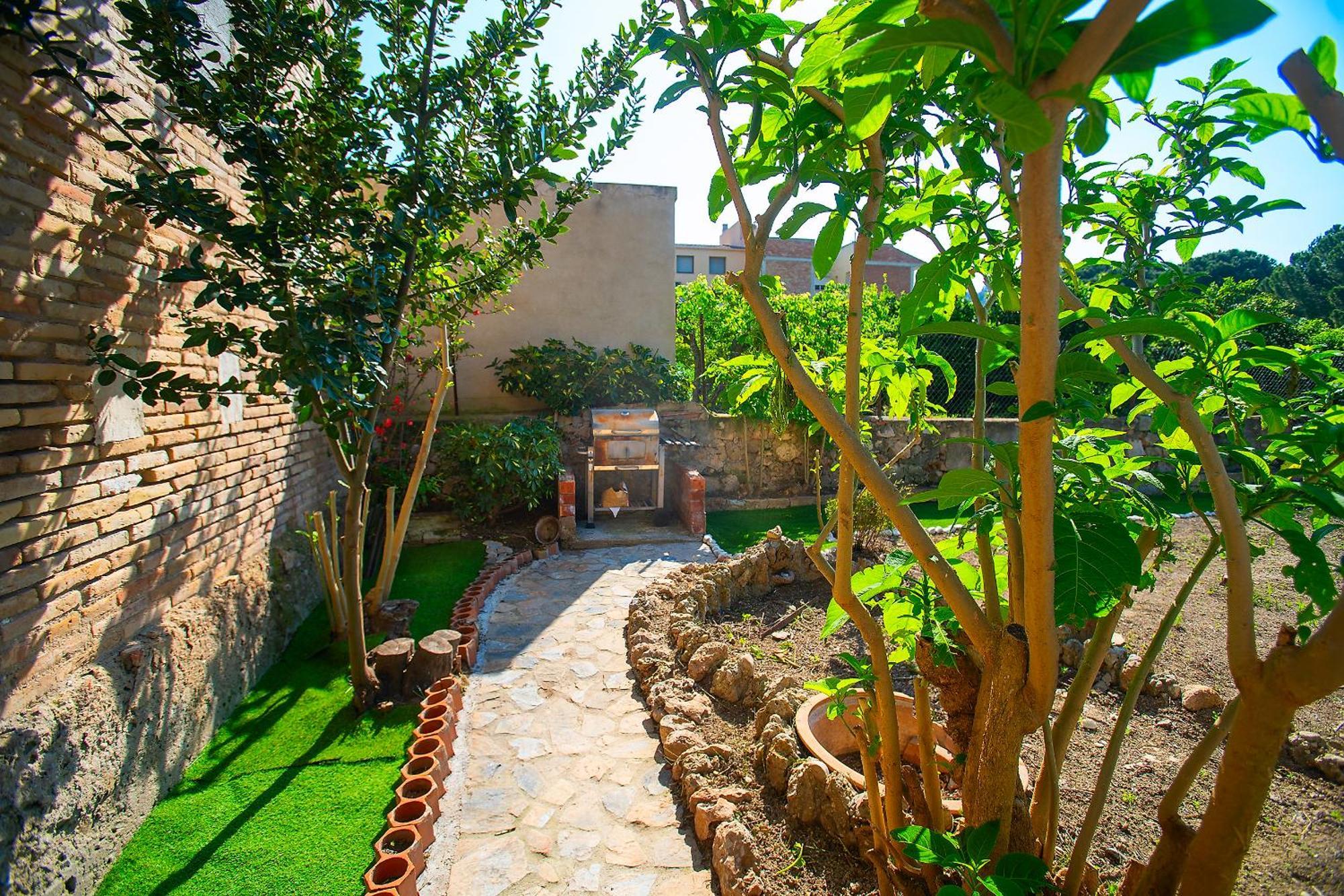 Lo Jardi De Guest house *