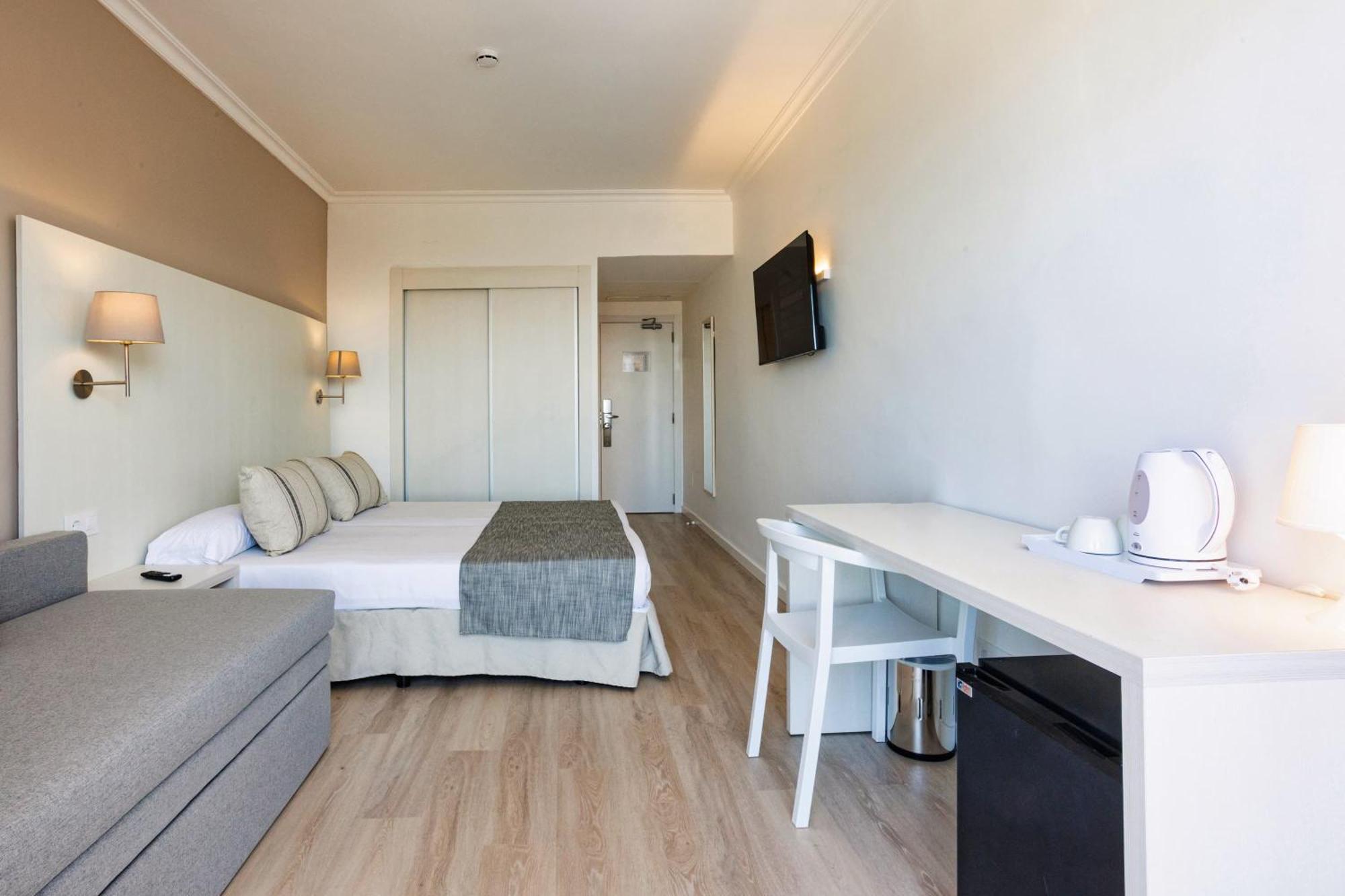 Hotel Minura Sur Menorca & Waterpark Punta Prima (Menorca)