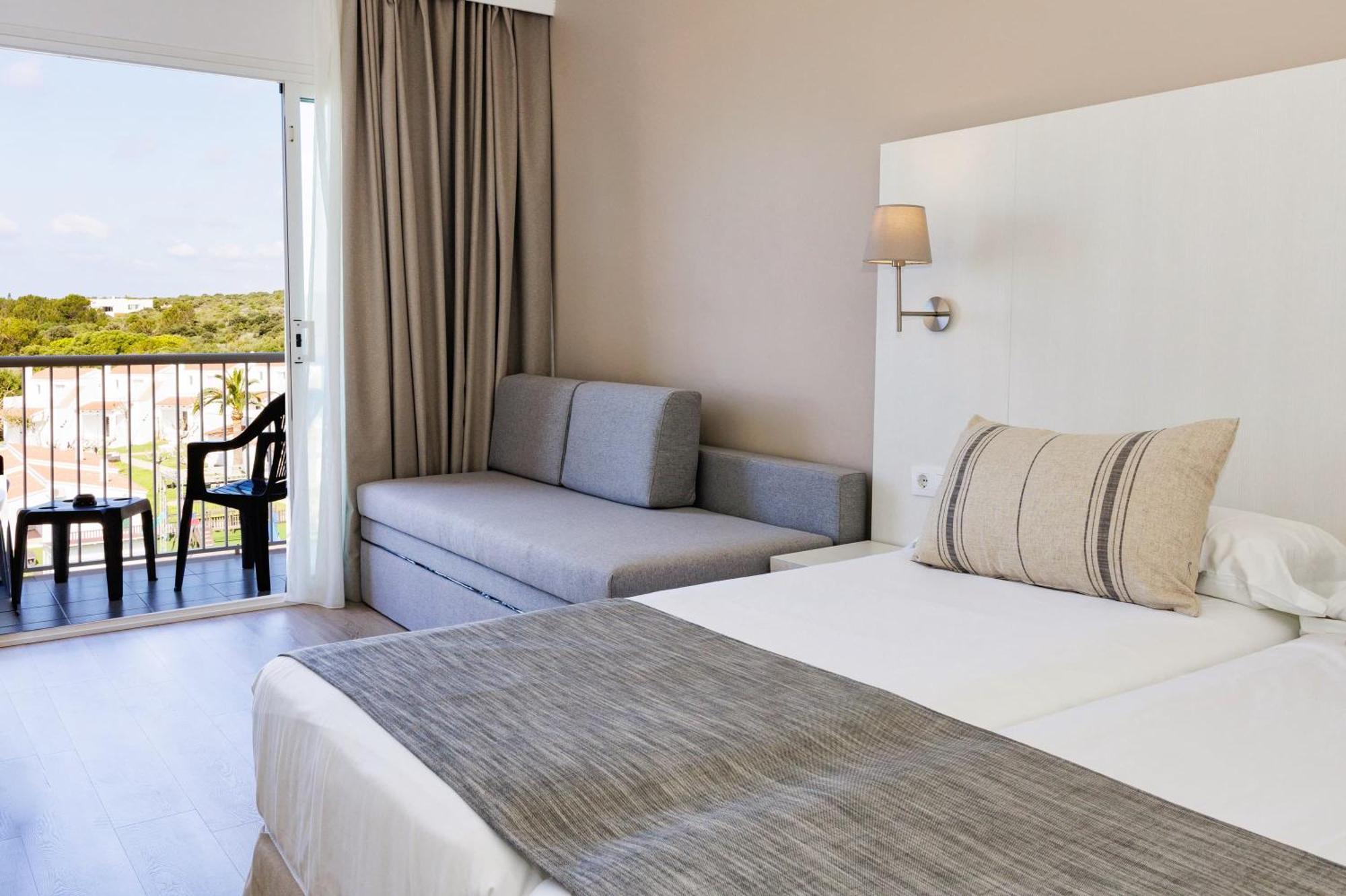 Minura Sur Menorca & Waterpark Hotel 4*