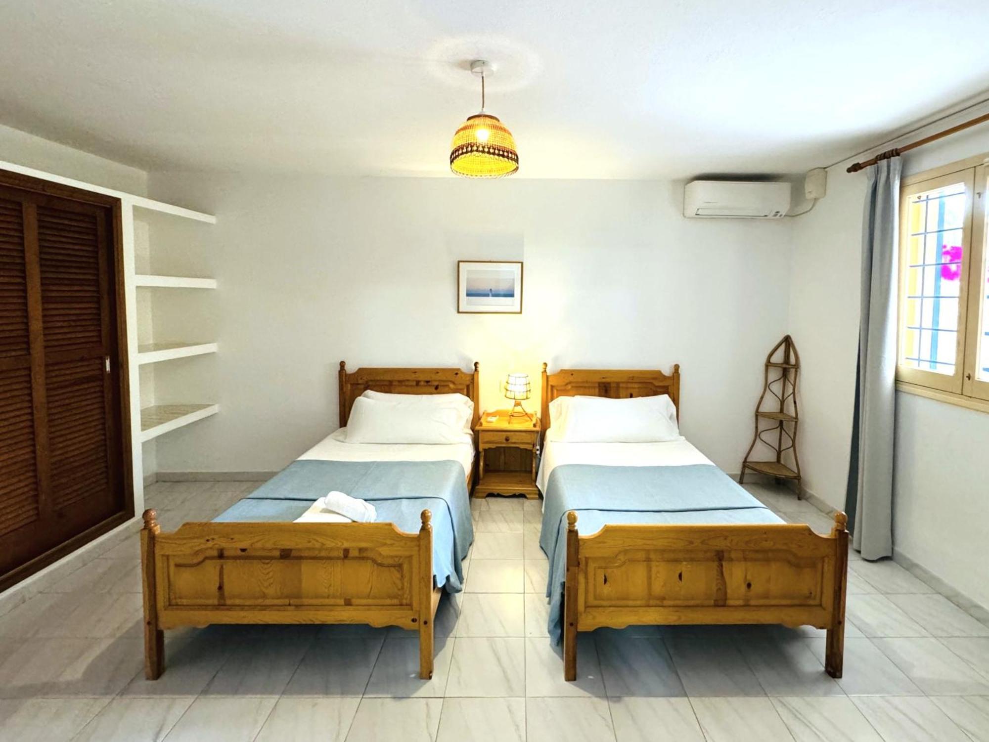 Granada Apartment Es Pujols