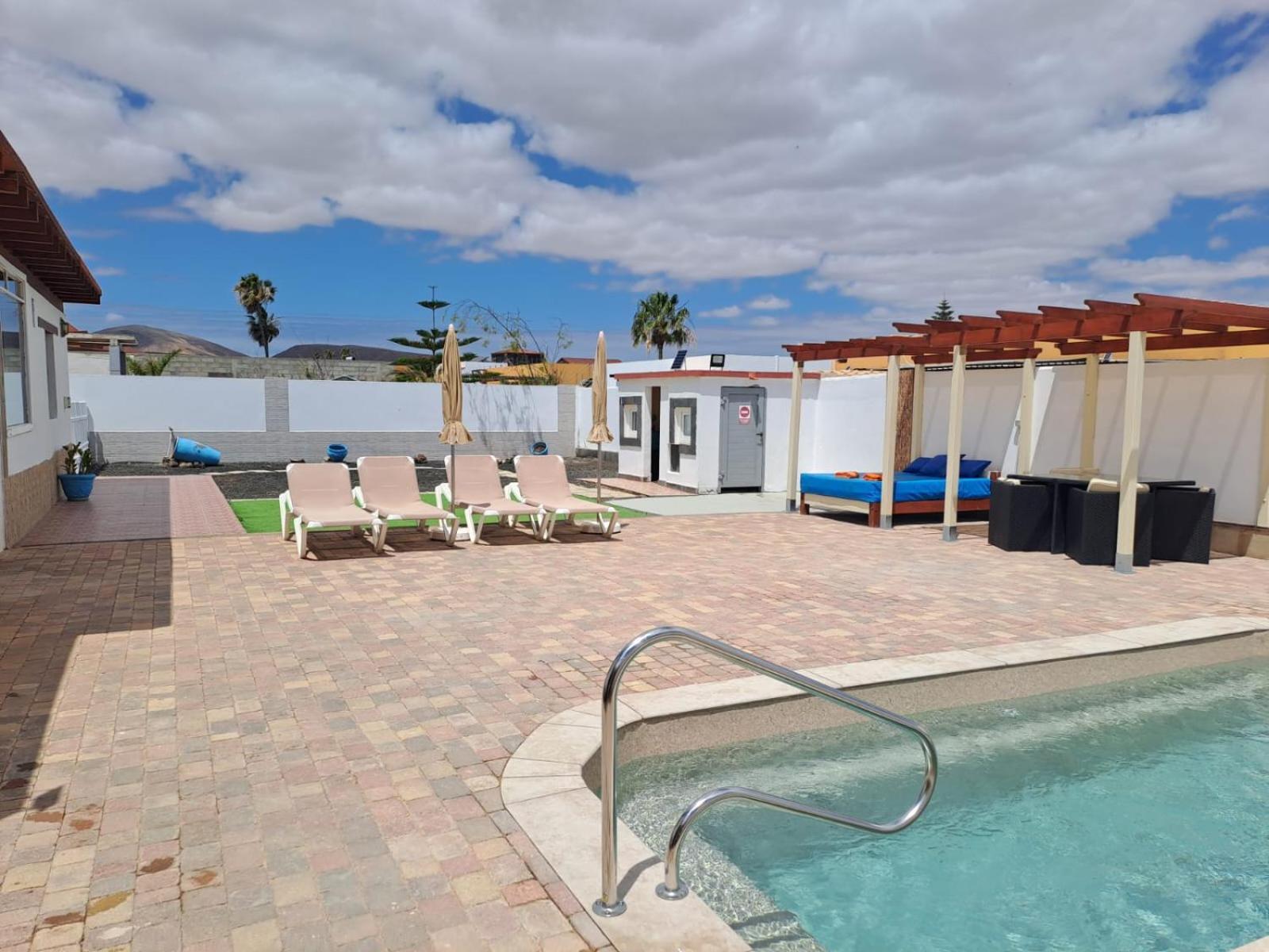 Experience Heated Salty Water Pool Caleta De Fuste