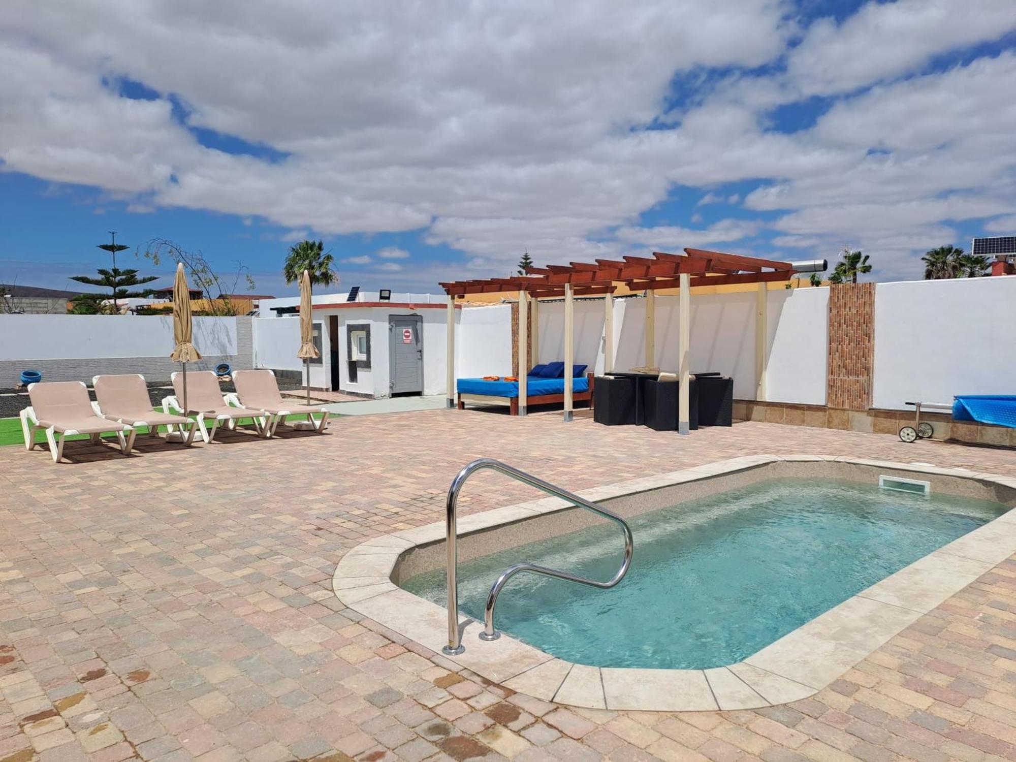 Experience Heated Salty Water Pool Caleta De Fuste