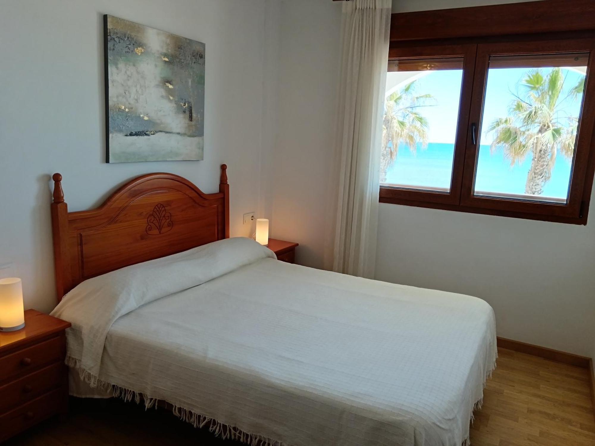 Benedicto Xiii: Beachfront With Parking & Modern Amenities Peniscola