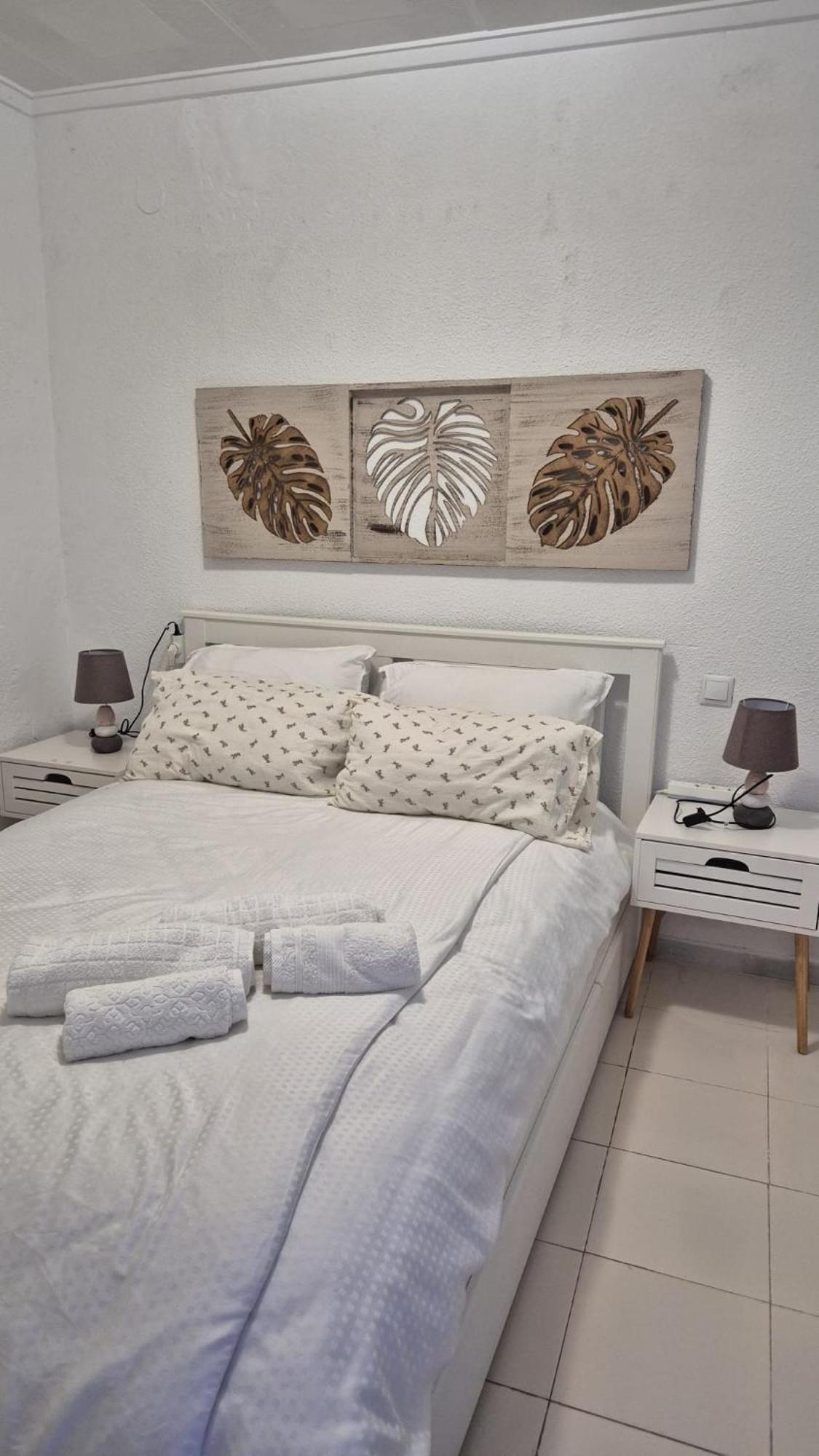 Cozy In Urb La Marina With Shared Pool