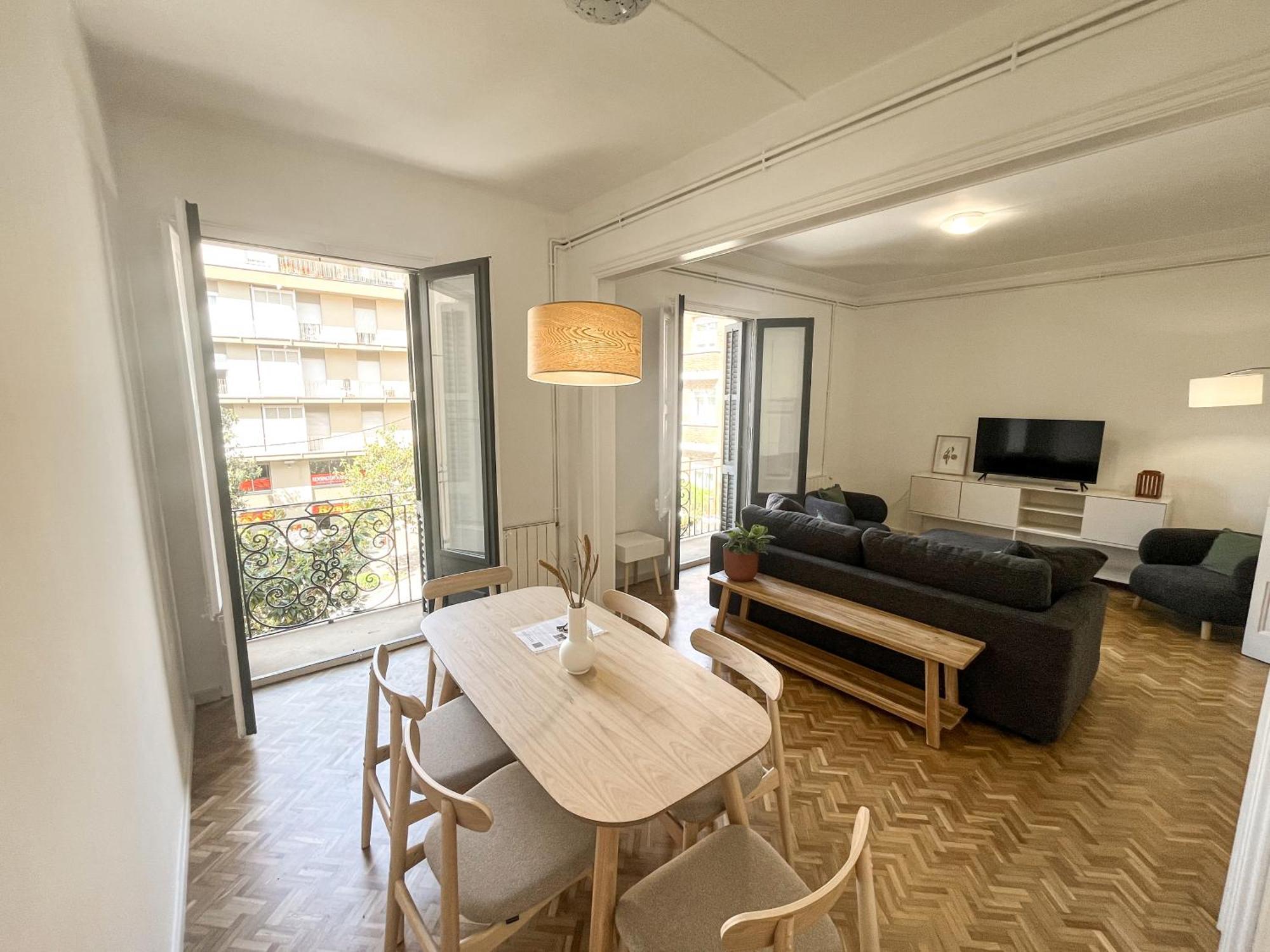 Cycle Haven In Center Apartment