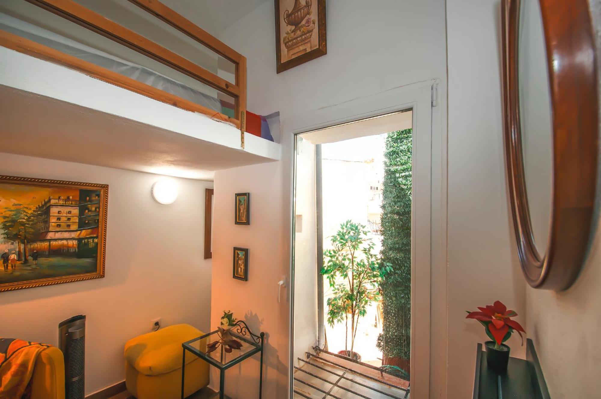 At San Cristobal A 5 Minutos De Puerta Purchena, Wifi Gratis!