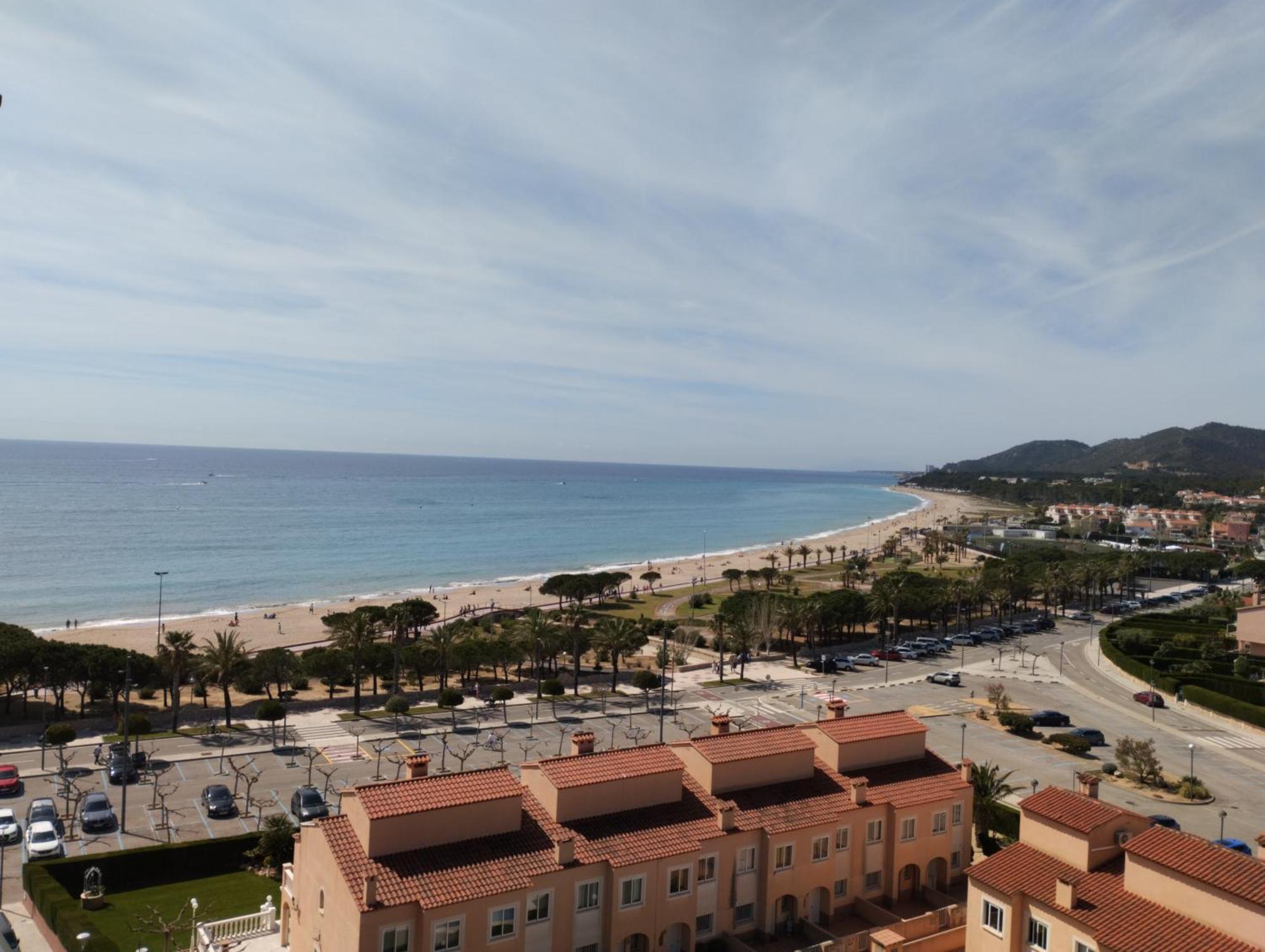 Con Terraza, Vistas Playa Y Montaña Apartamento Hospitalet De L'Infant