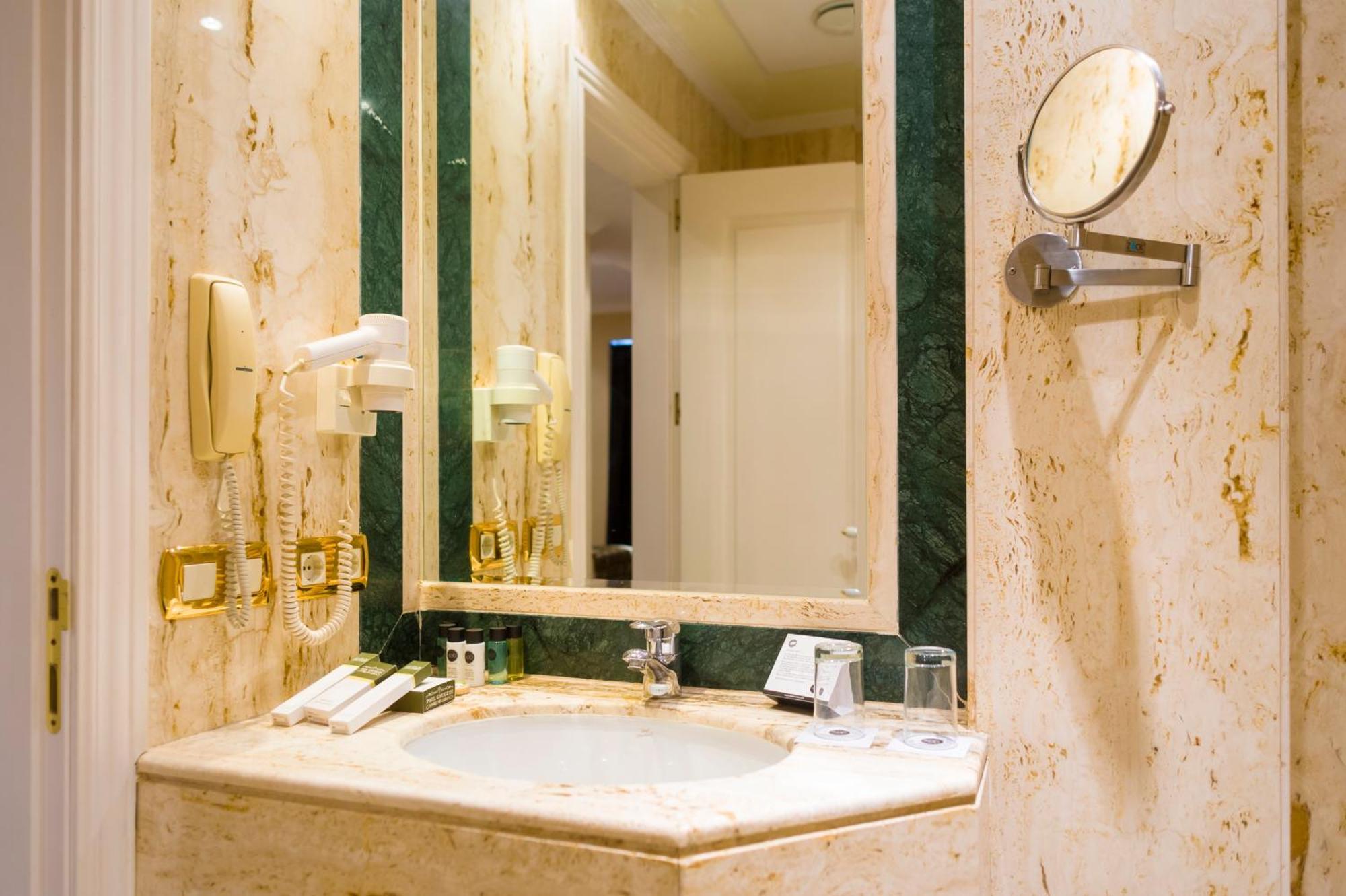 Hotel Soho Boutique 4*