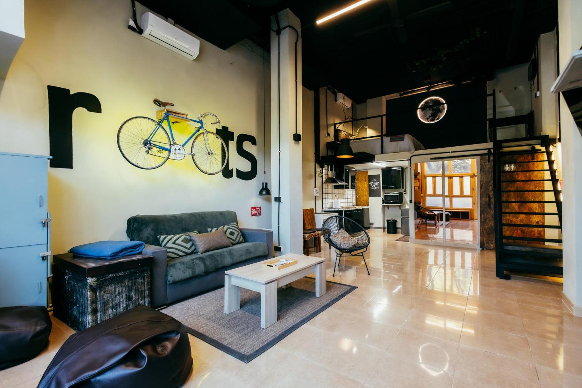 Ruzafa Roots, 12 Min To Centre, Smart Tv, Wine Apartment