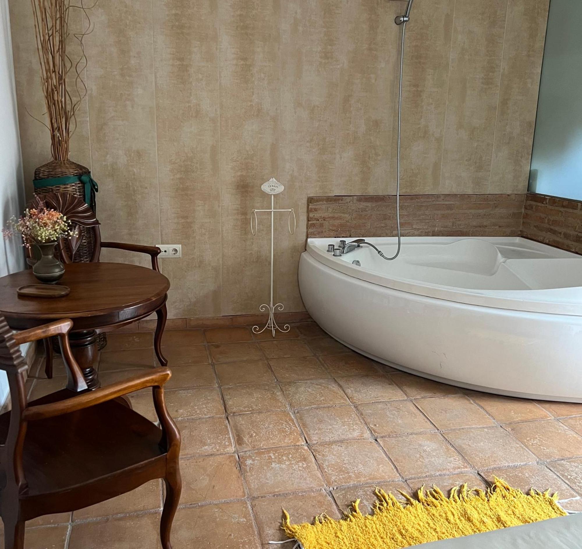 Casa Mas Molines Con Piscina Jacuzzi Y Barbacoas Chalet Mont-ras (Montrás)