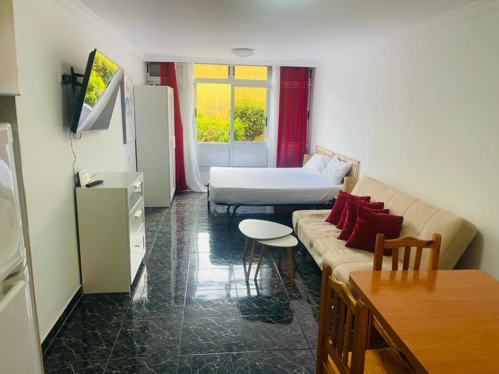Cozy 2-bed & Sofa-bed In Cristianos *
