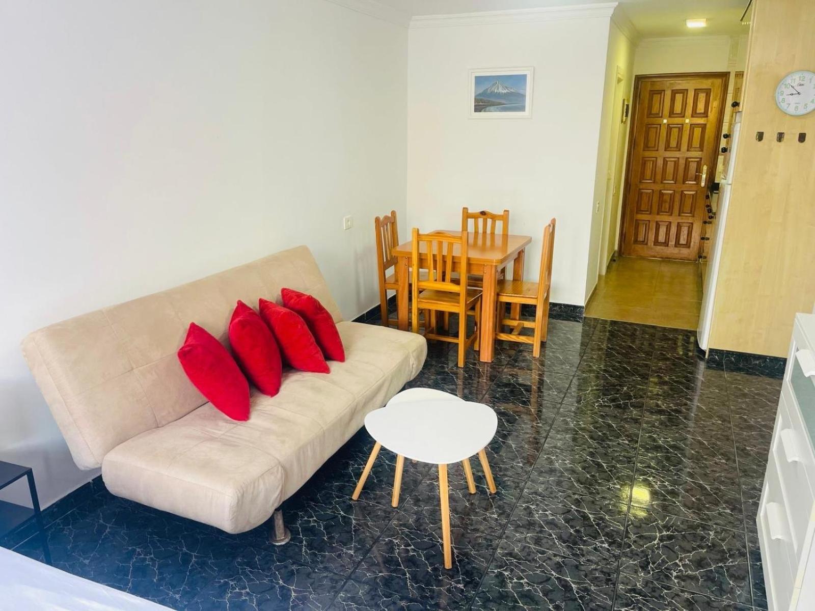 Cozy 2-bed & Sofa-bed In Cristianos Apartamento *