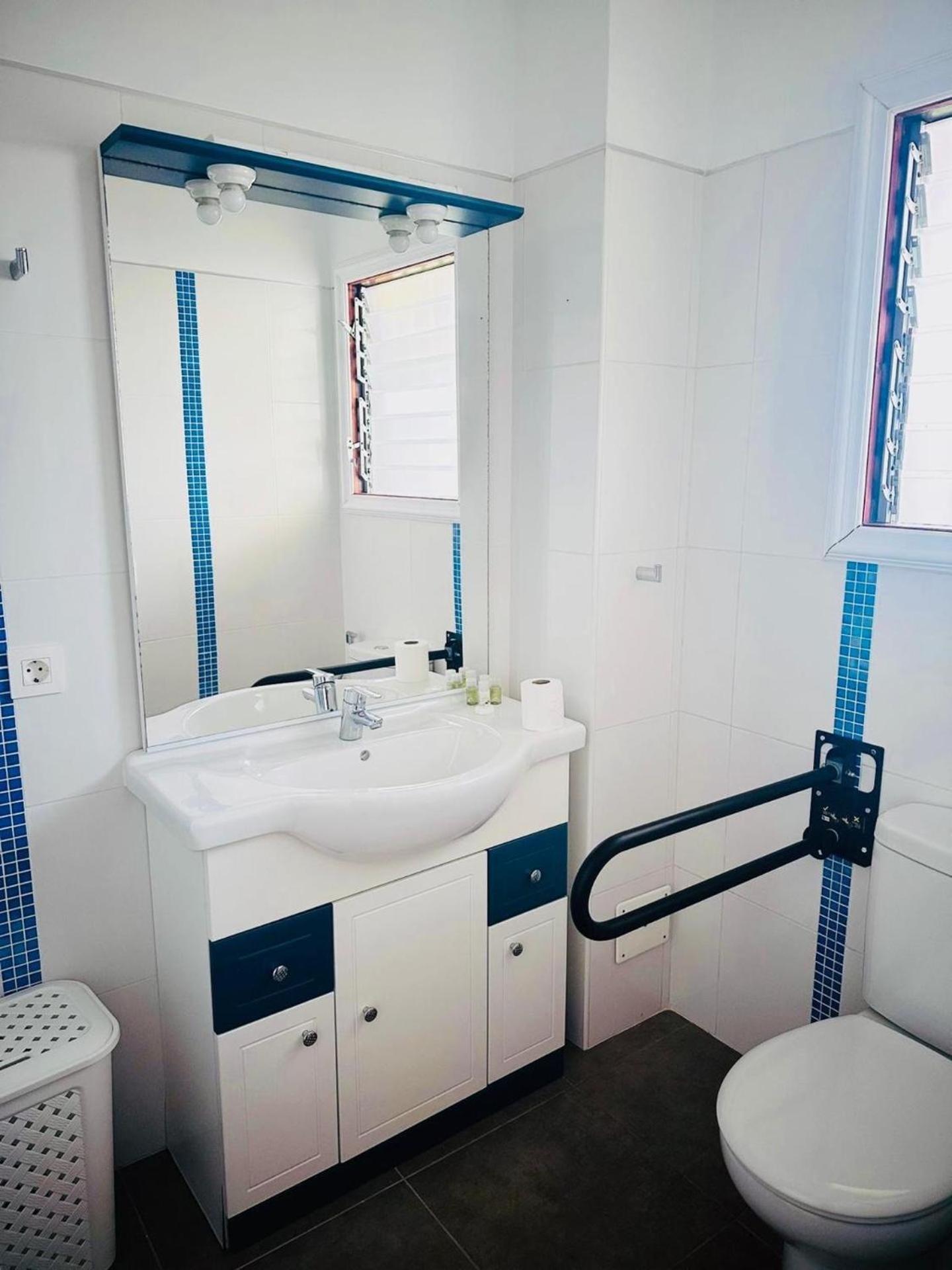 Apartamento Cozy 2-bed & Sofa-bed In Cristianos *