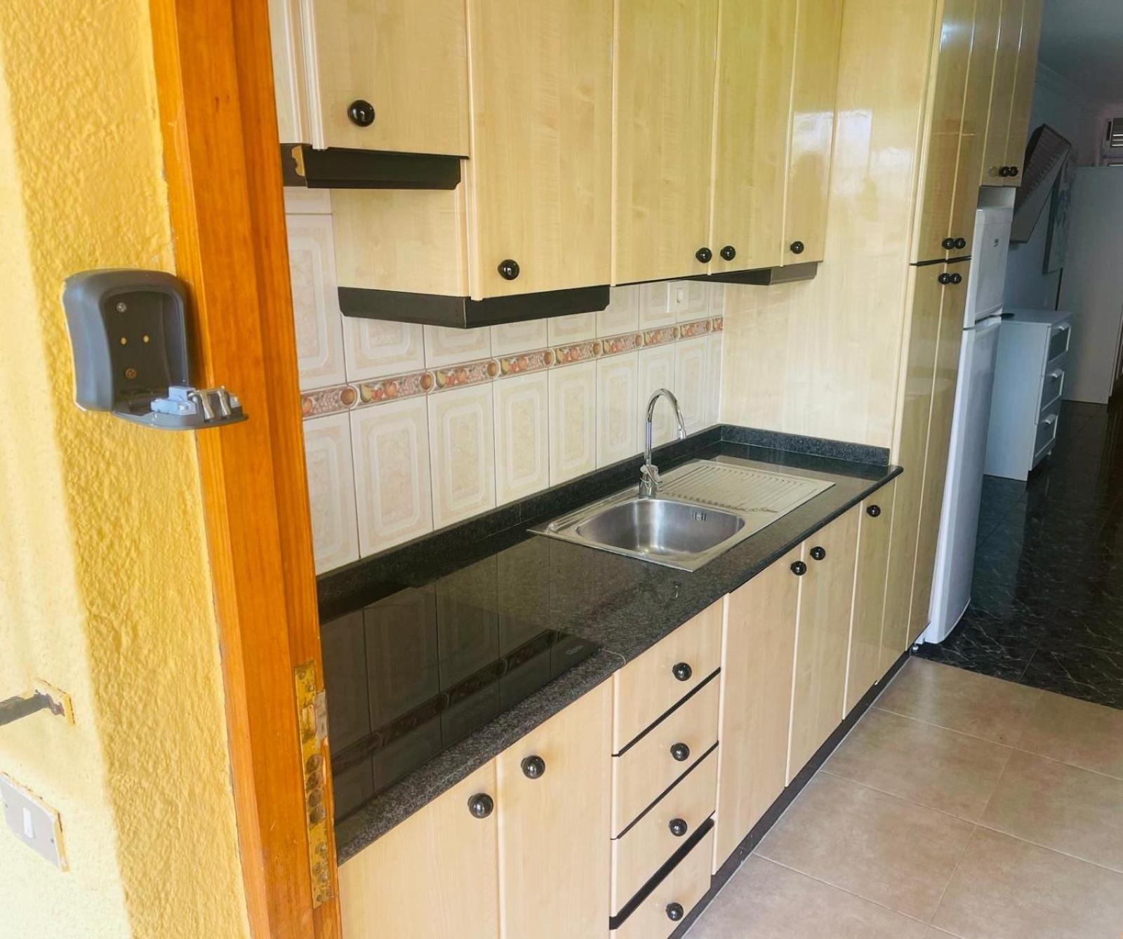 Cozy 2-bed & Sofa-bed In Cristianos Apartamento