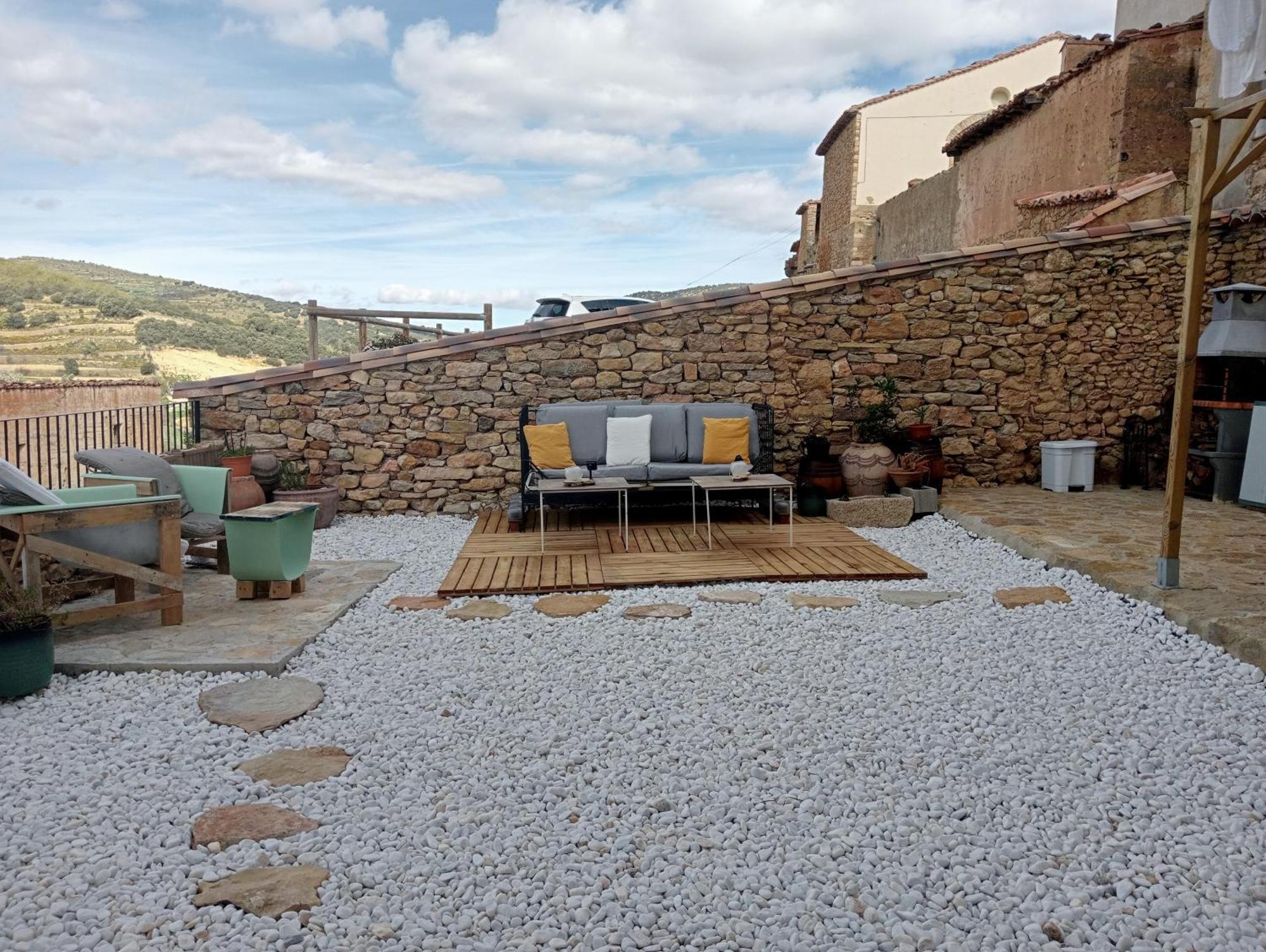 Casa Cantara, 1-patio 2-moreria 3-atico Tronchon