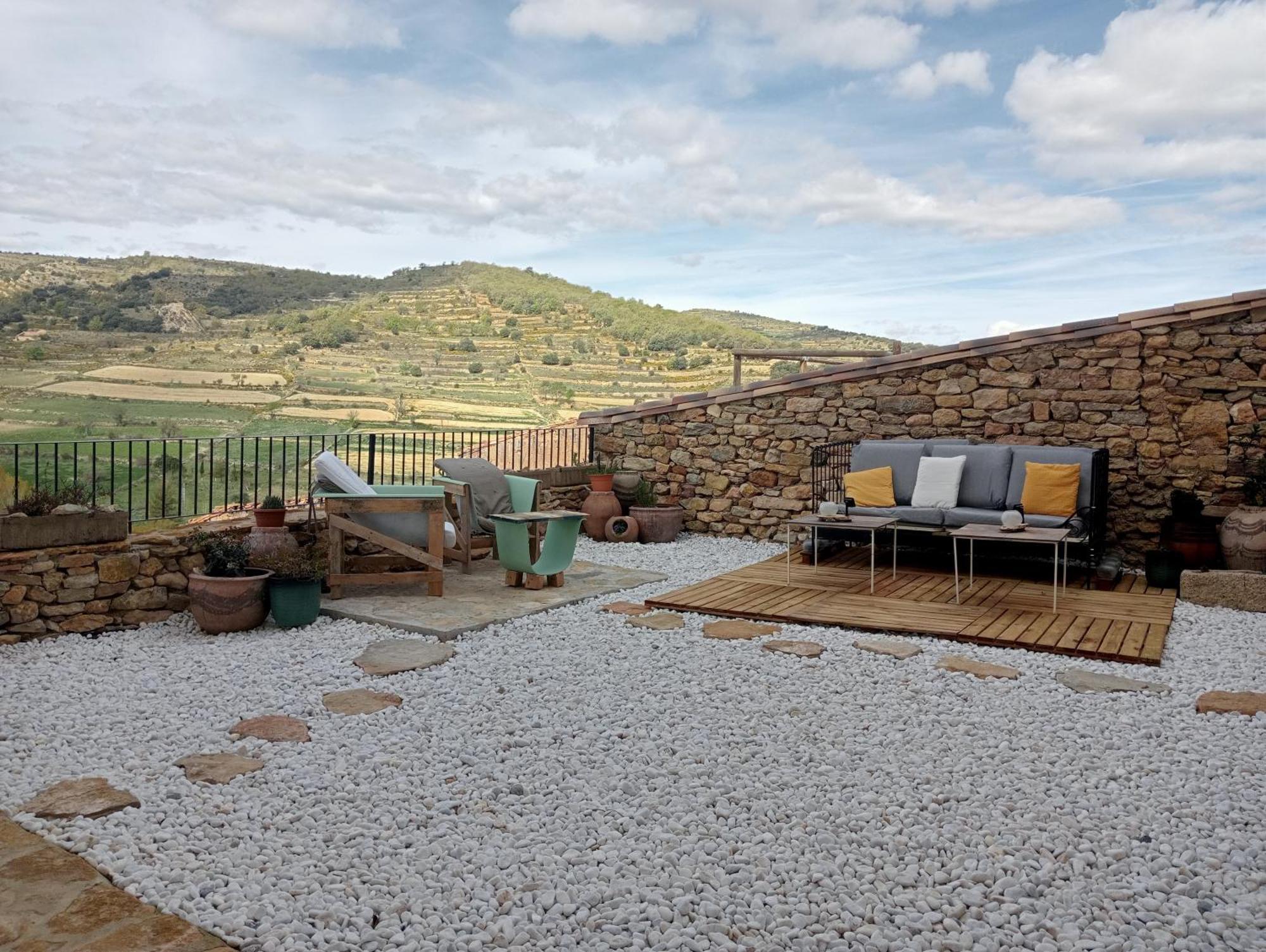 Casa Cantara, 1-patio 2-moreria 3-atico * Tronchon