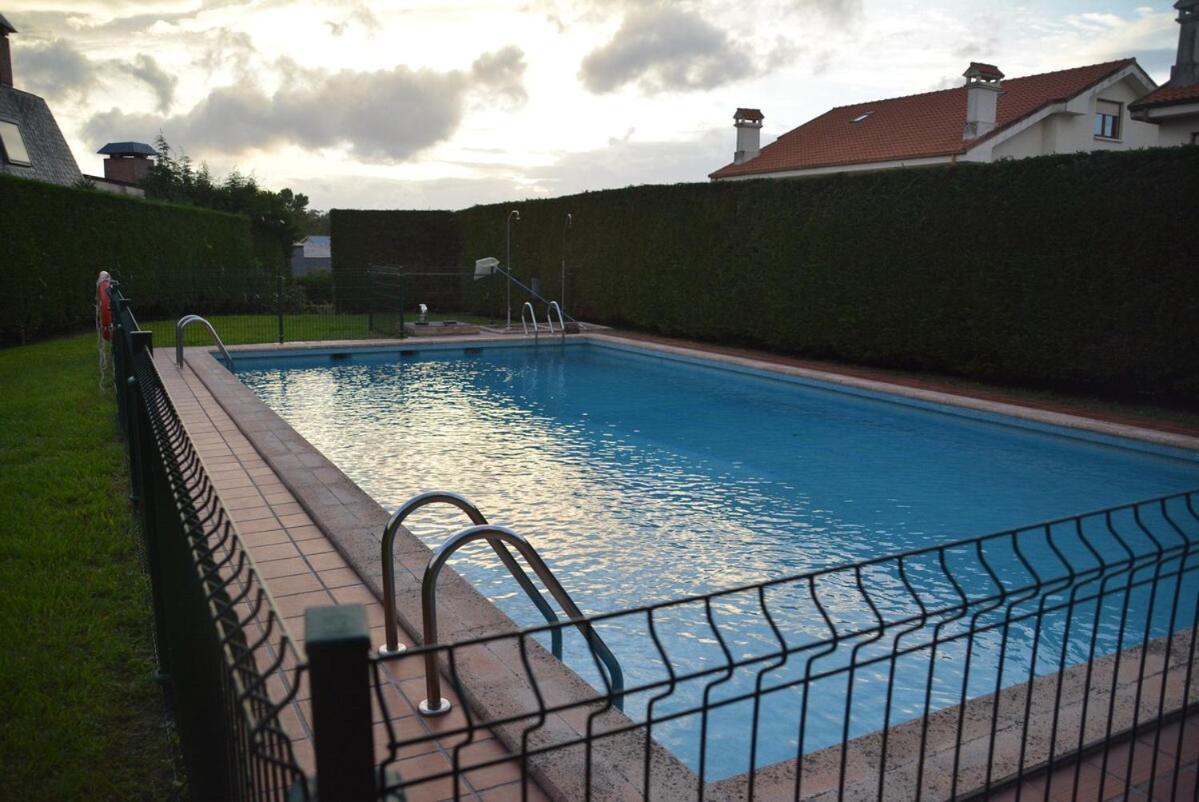 In With A Community Pool Сasa de vacaciones Miengo