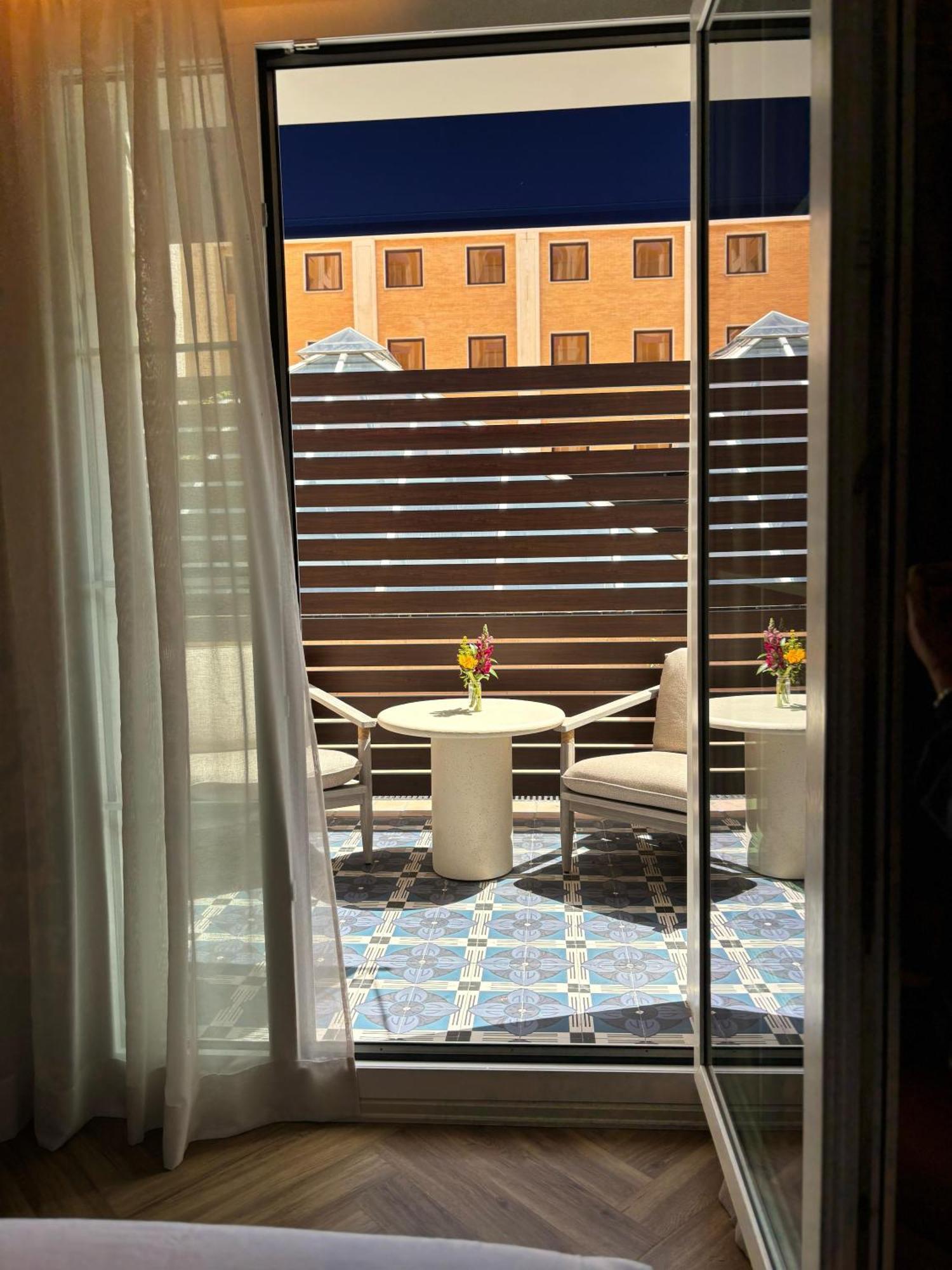 Only 5* Sevilla